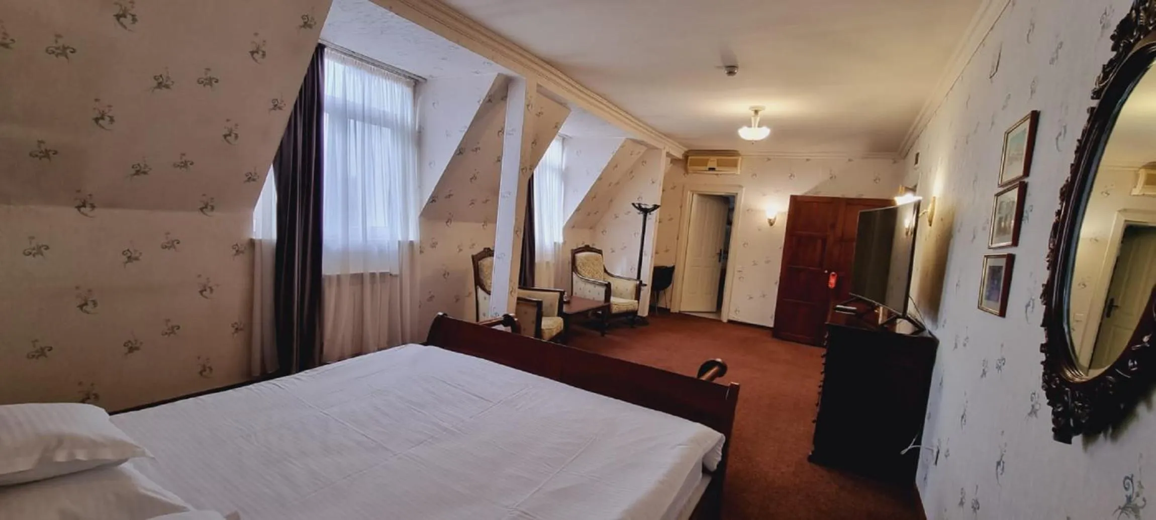 Bed in Topaz Boutique