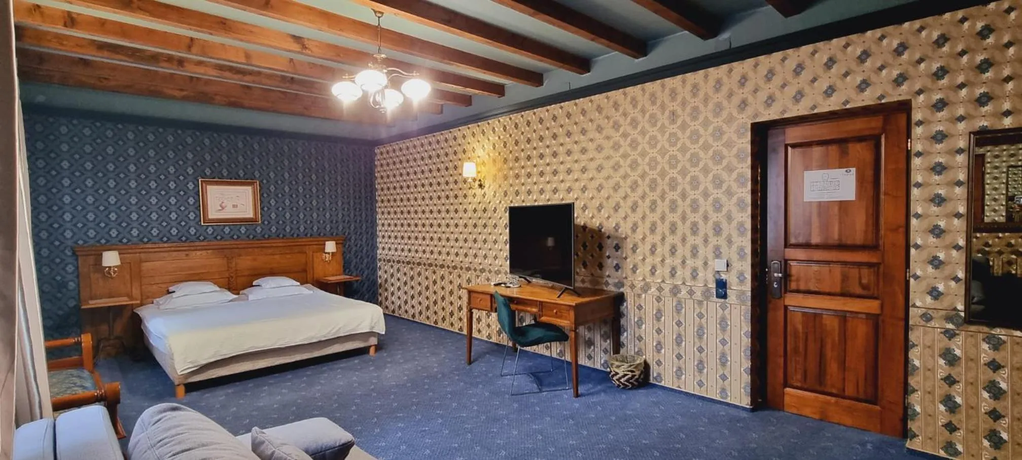 Bed in Topaz Boutique