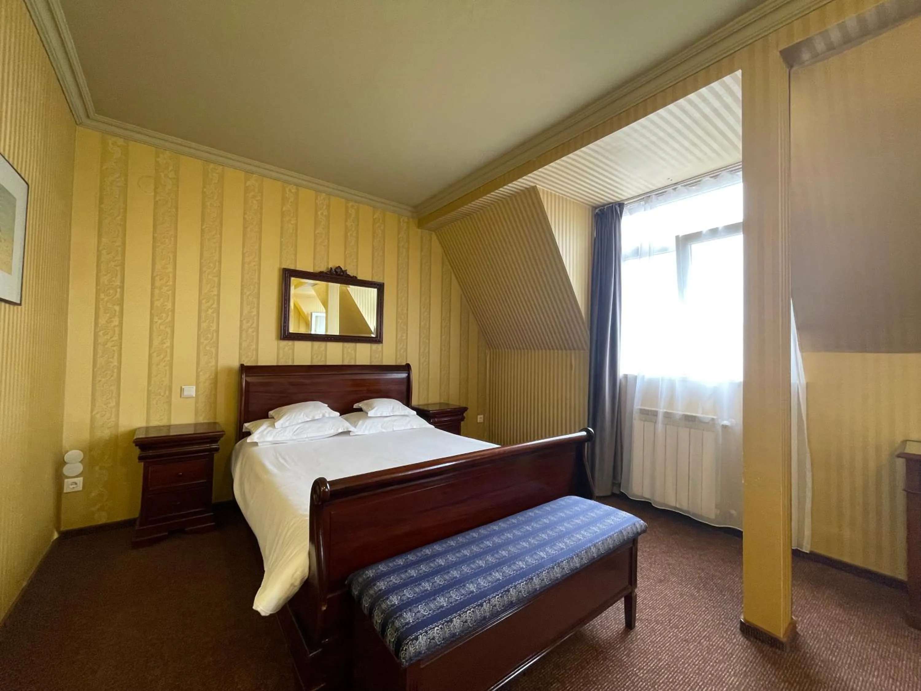 Bed in Topaz Boutique