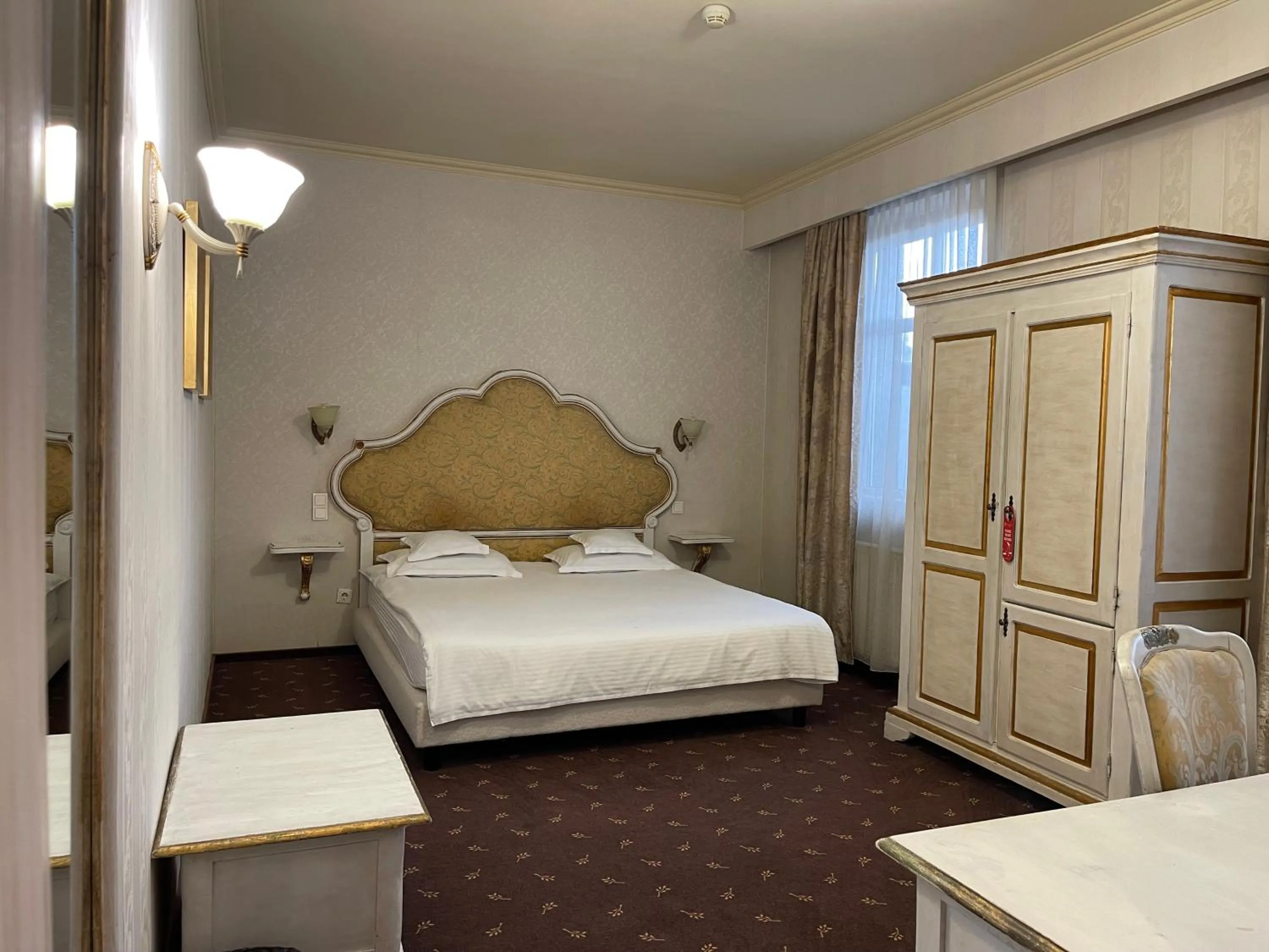 Bed in Topaz Boutique