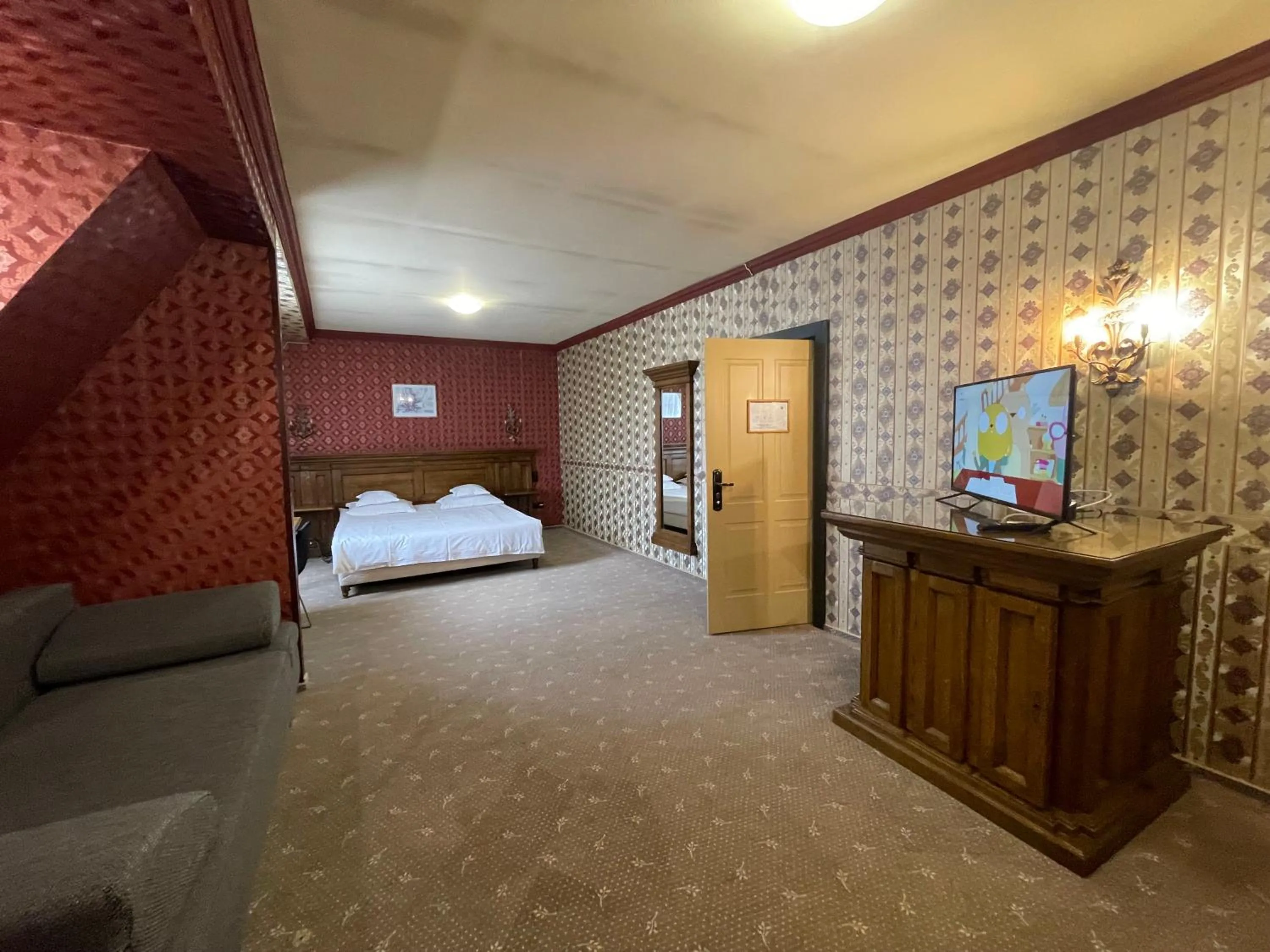 Bed in Topaz Boutique