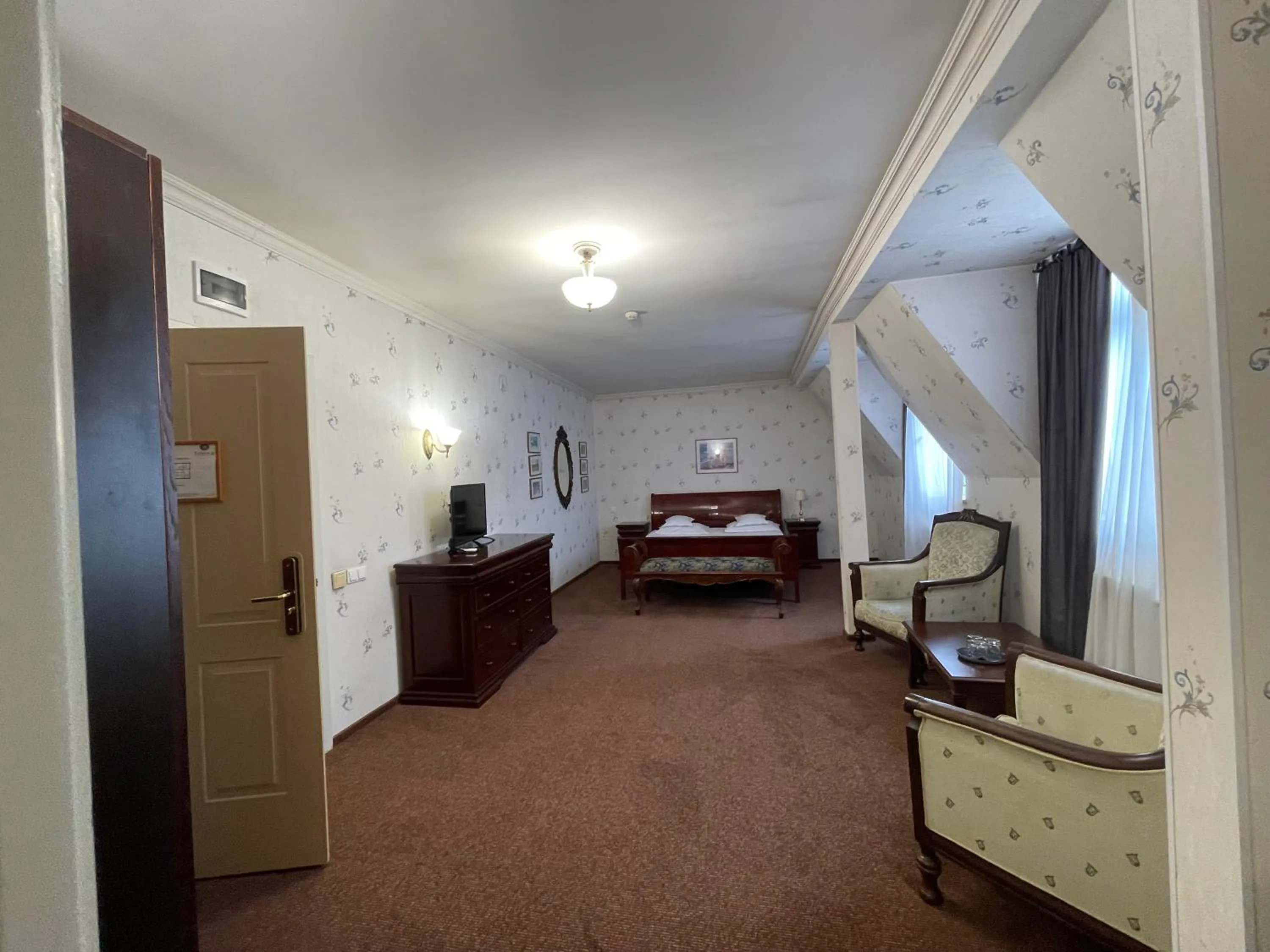 Bed in Topaz Boutique