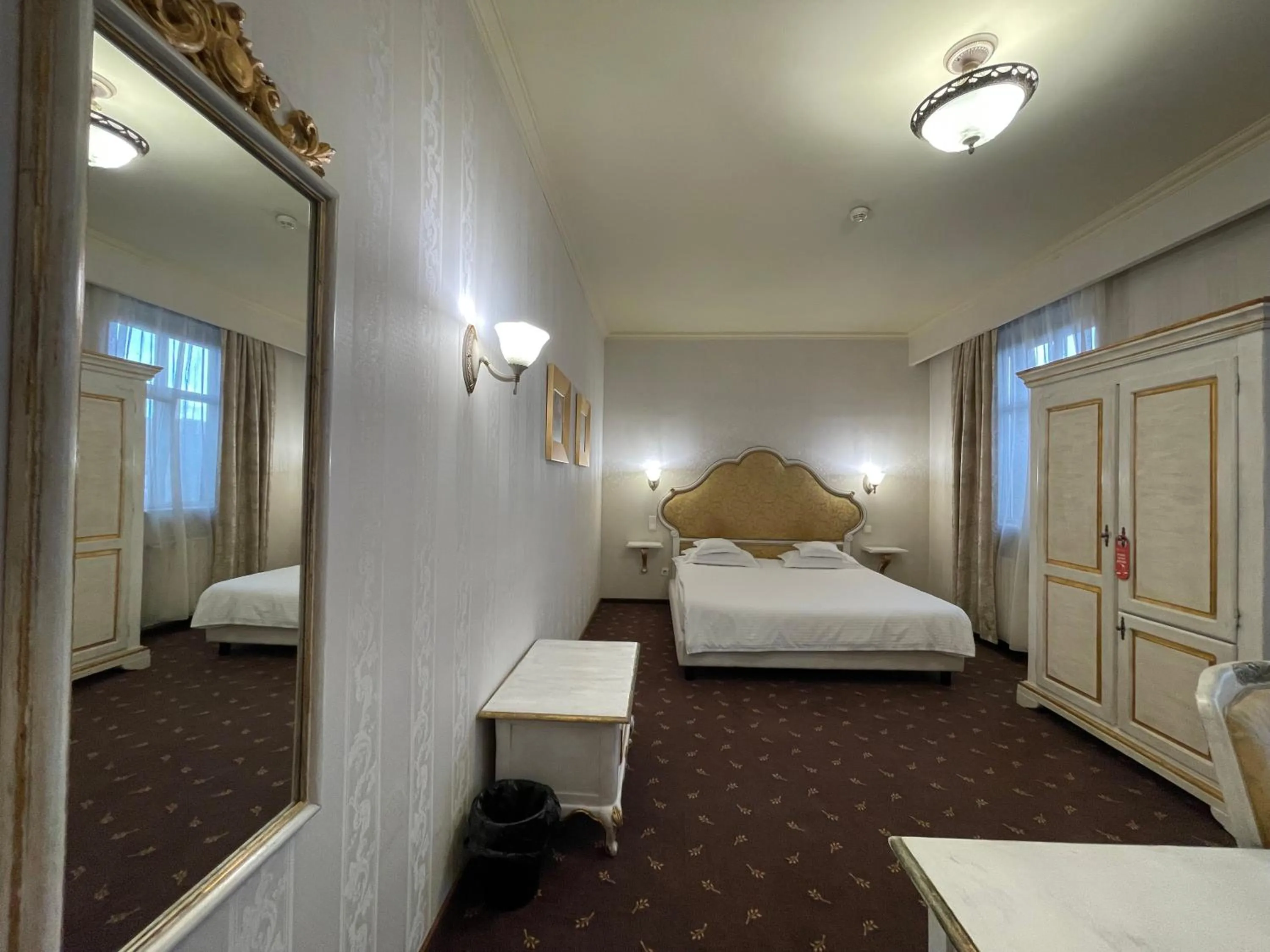 Bed in Topaz Boutique