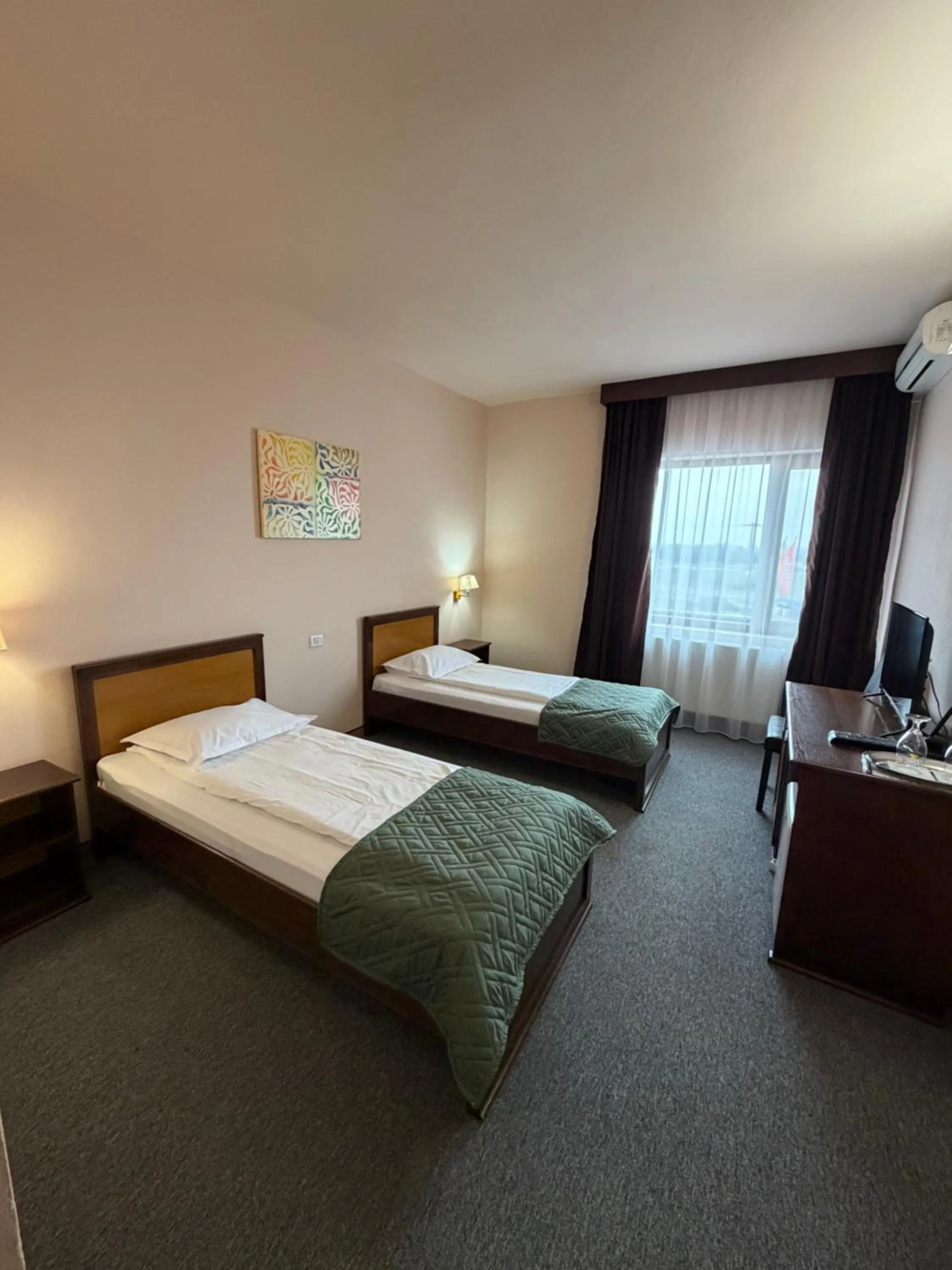 Bed in Hotel Hanul de la Rascruce
