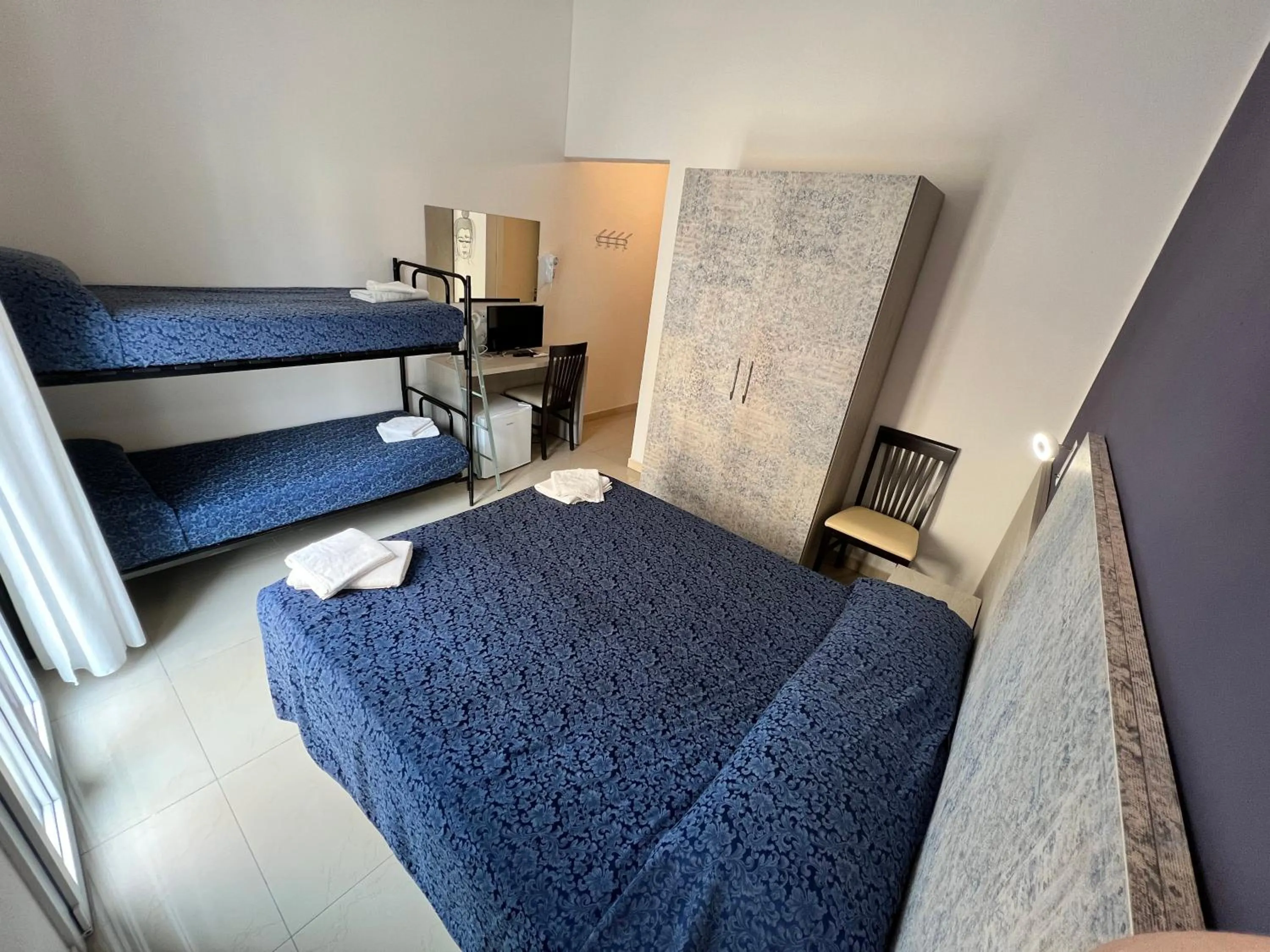 Photo of the whole room in Club Vacanze In