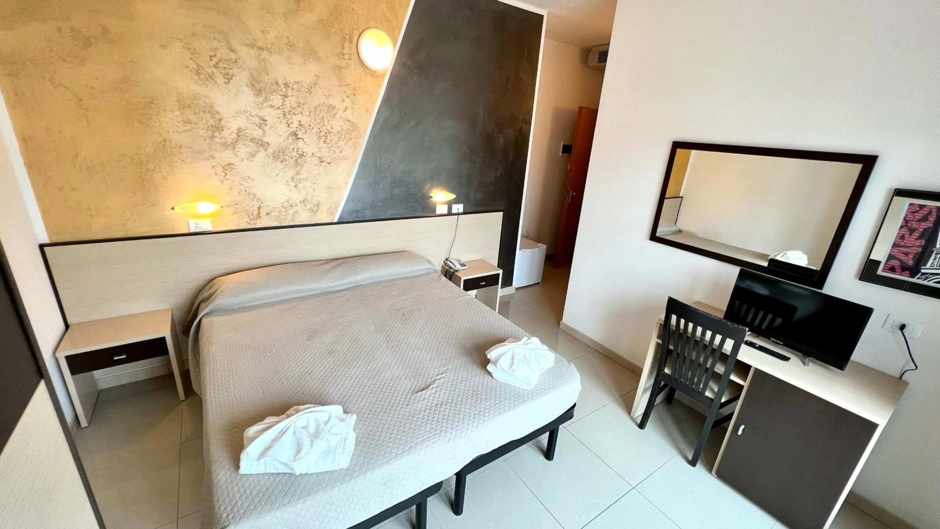 Photo of the whole room in Club Vacanze In