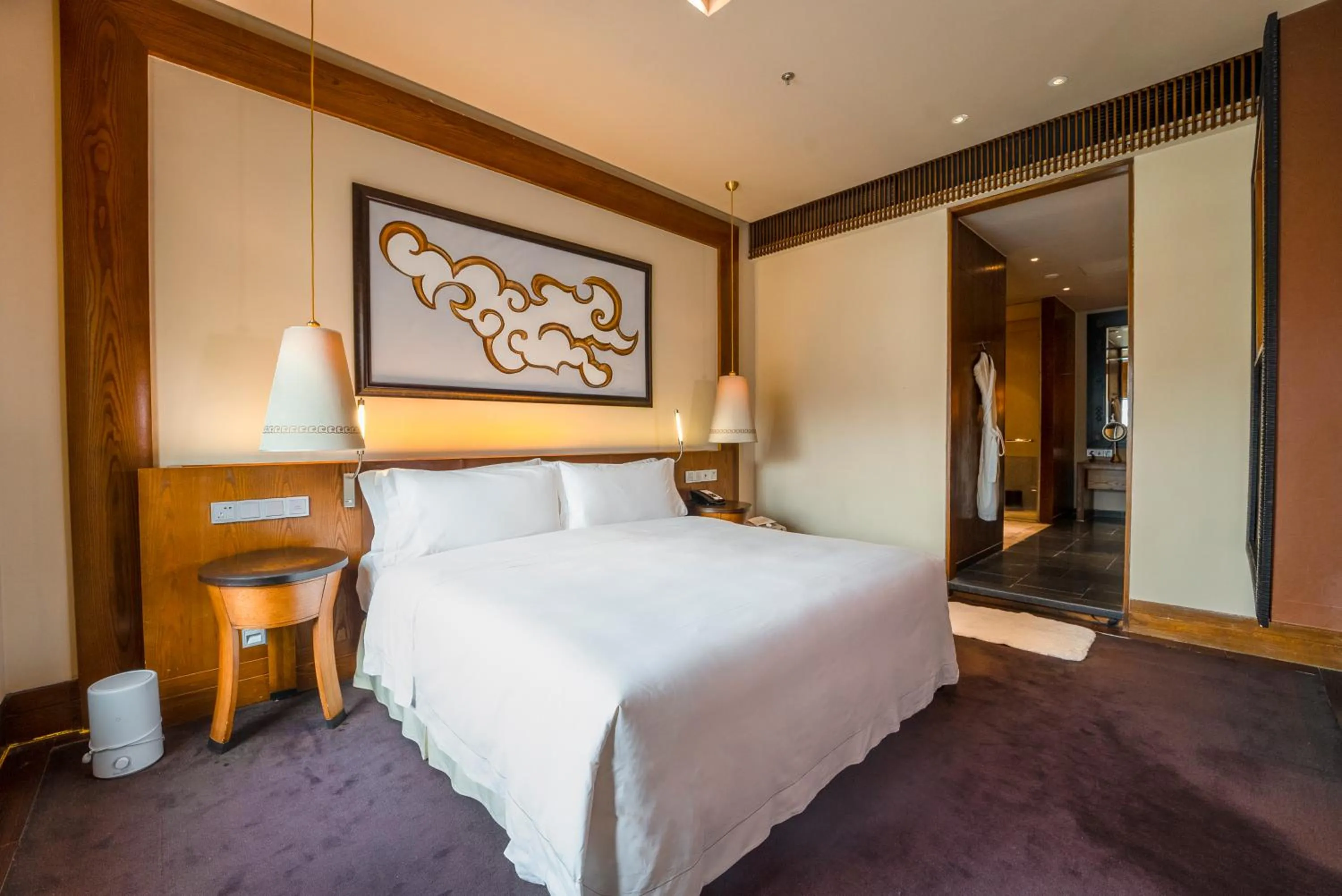 Bedroom, Bed in The St. Regis Lhasa Resort