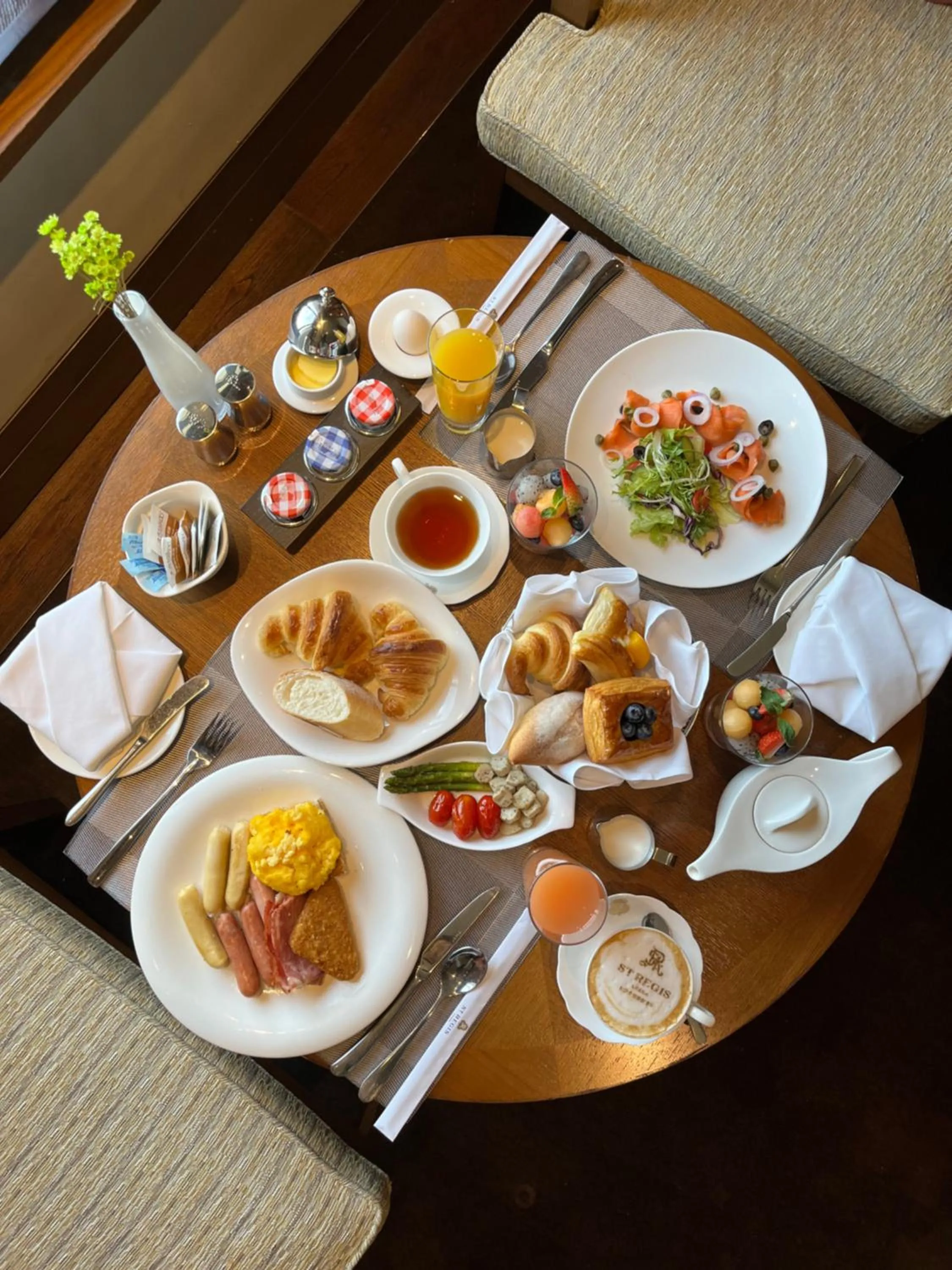 Buffet breakfast in The St. Regis Lhasa Resort