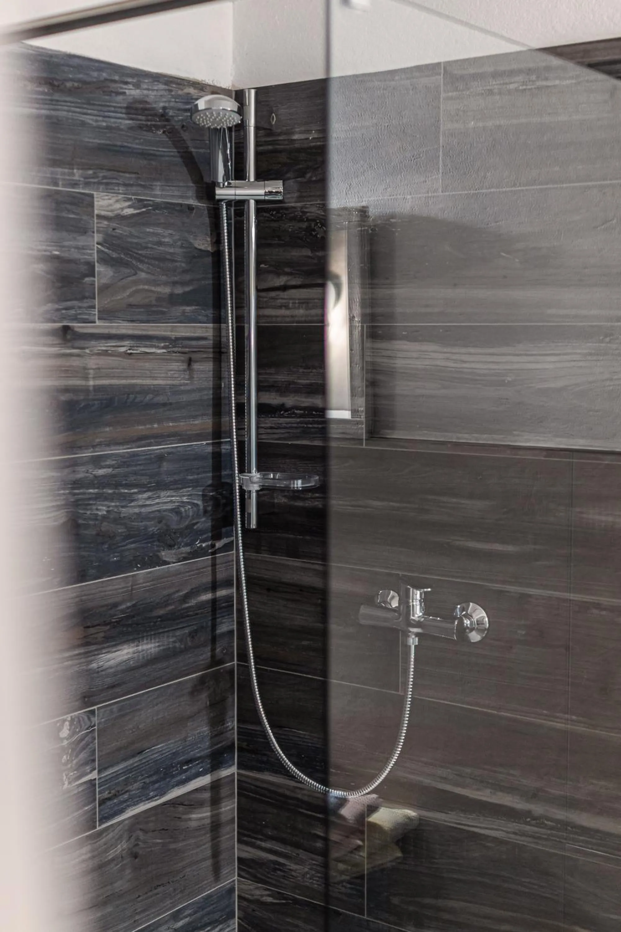 Shower in Relais del Brigante