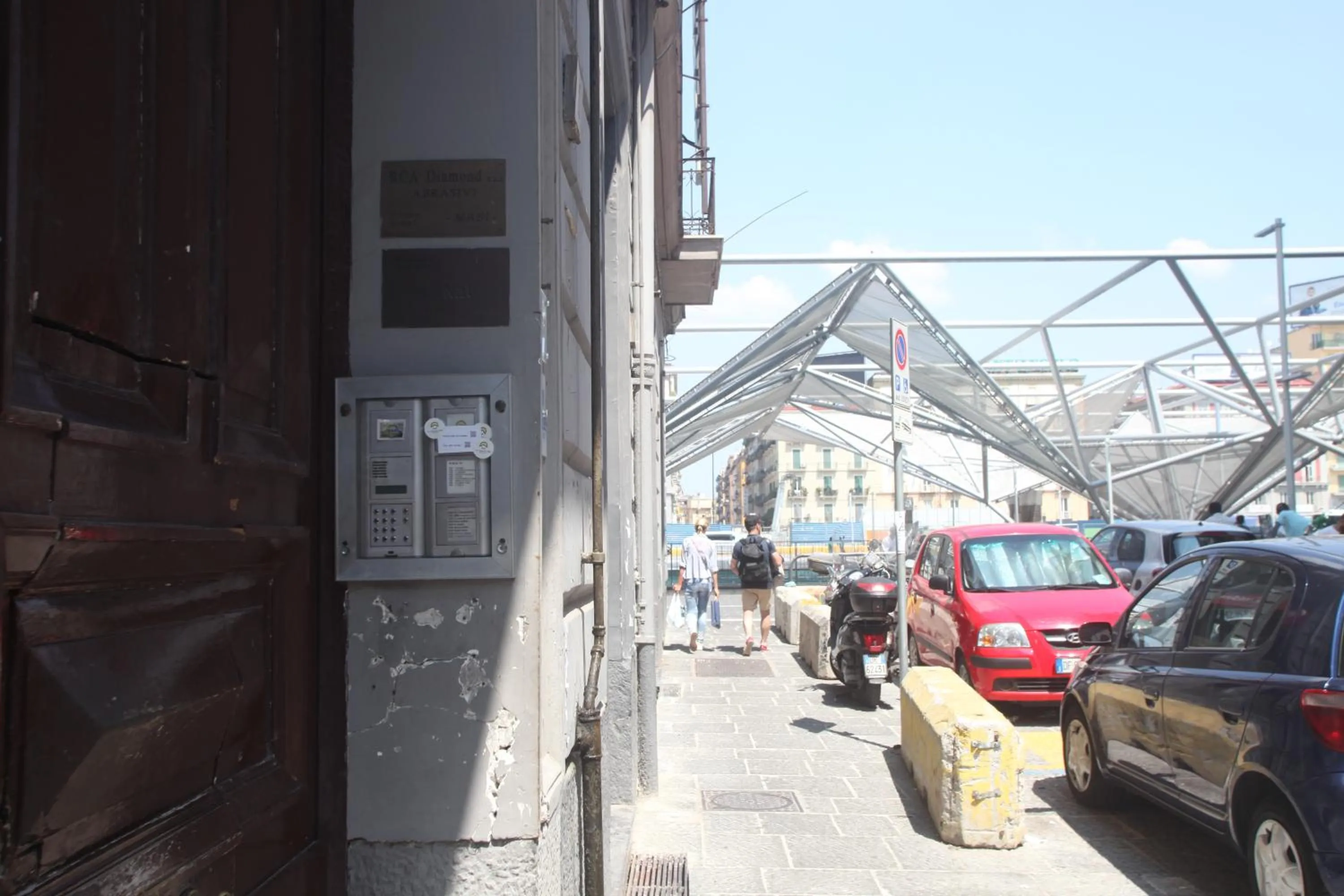 Facade/entrance in Garibaldi Station 2punto0