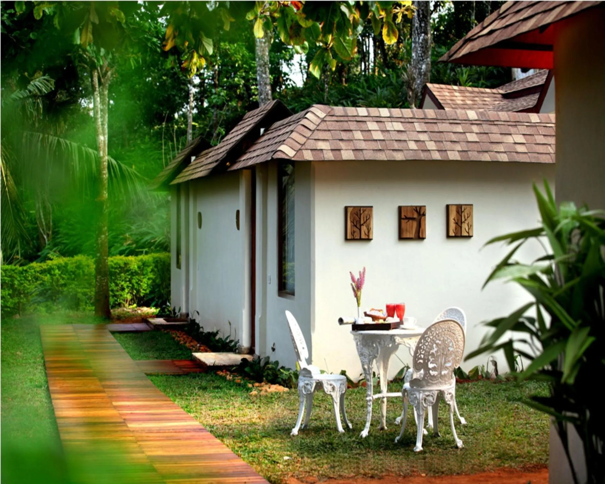 Area and facilities in Carmelia Haven Resort Thekkady