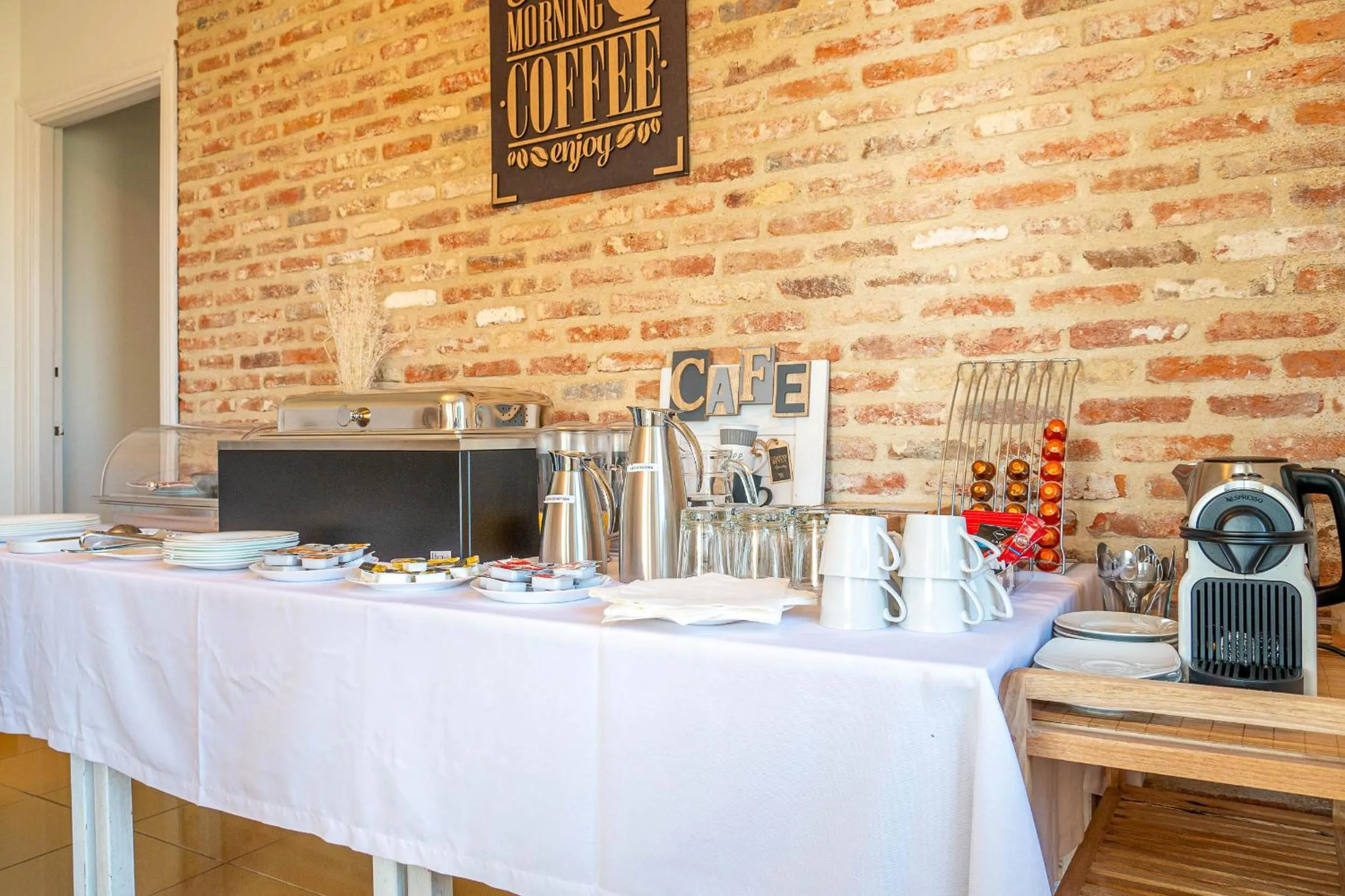 Breakfast in Villa Bista Eder - Hotel Boutique para grupos