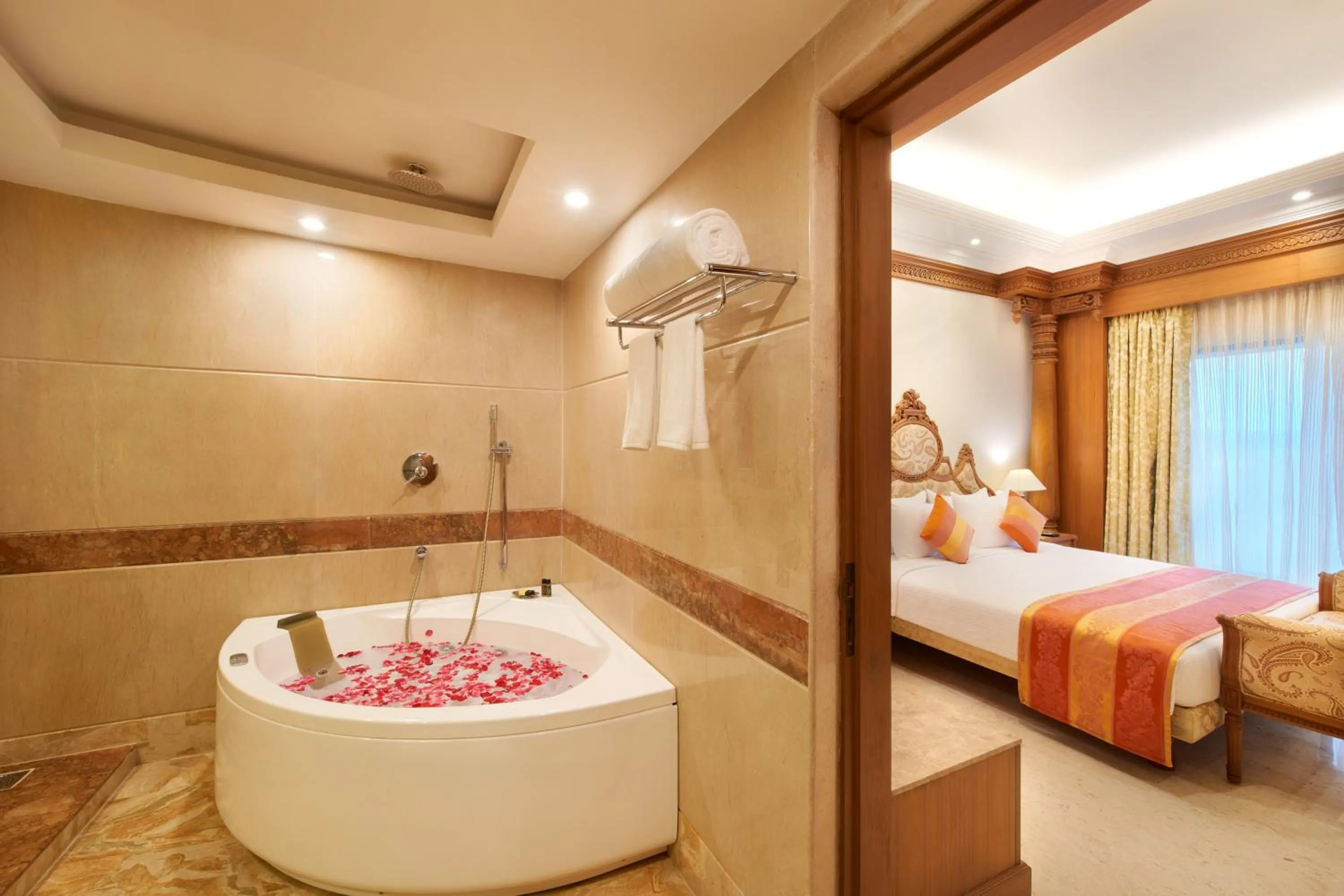 Shower, Bed in Accord Puducherry