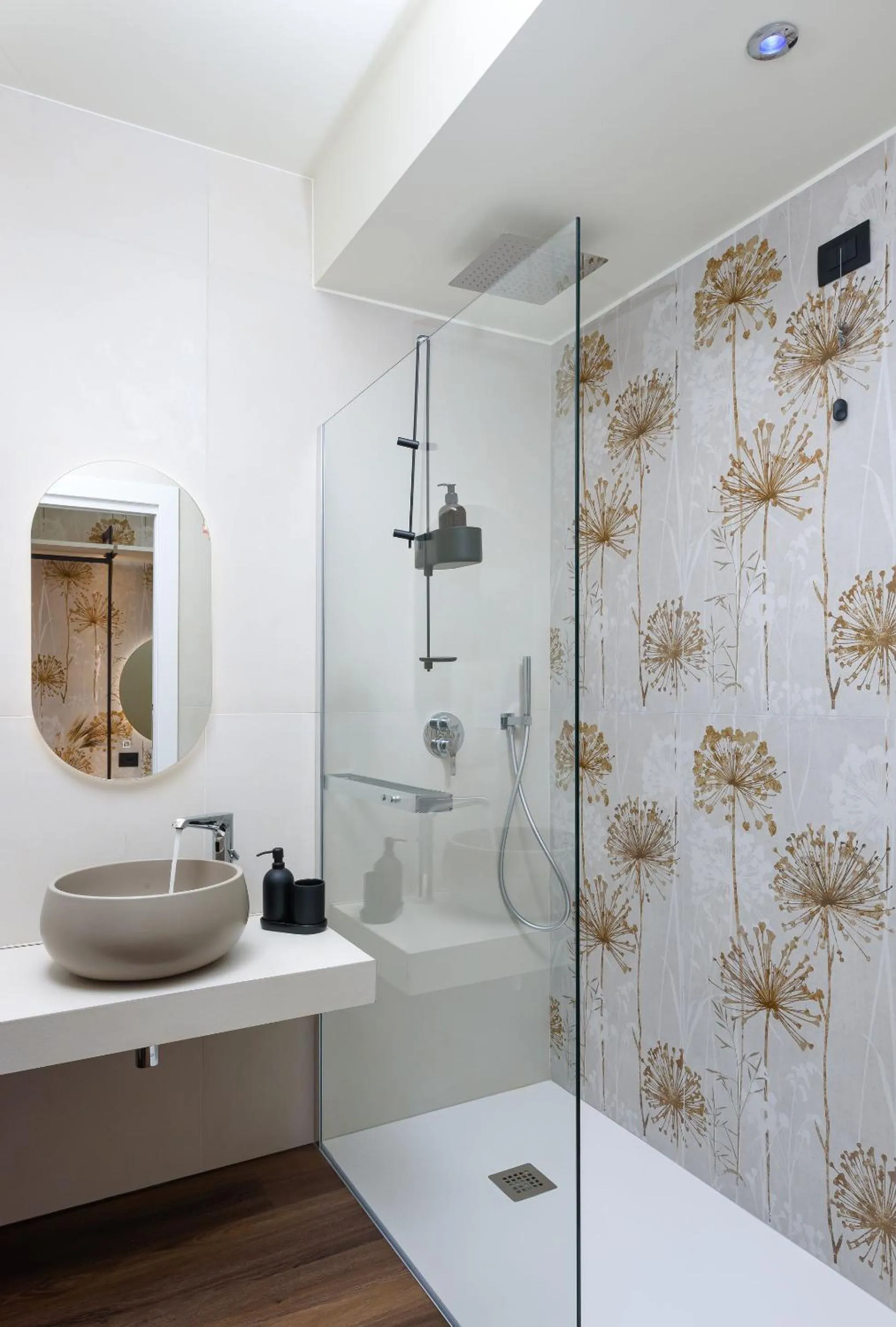 Shower in Albergo Auralba