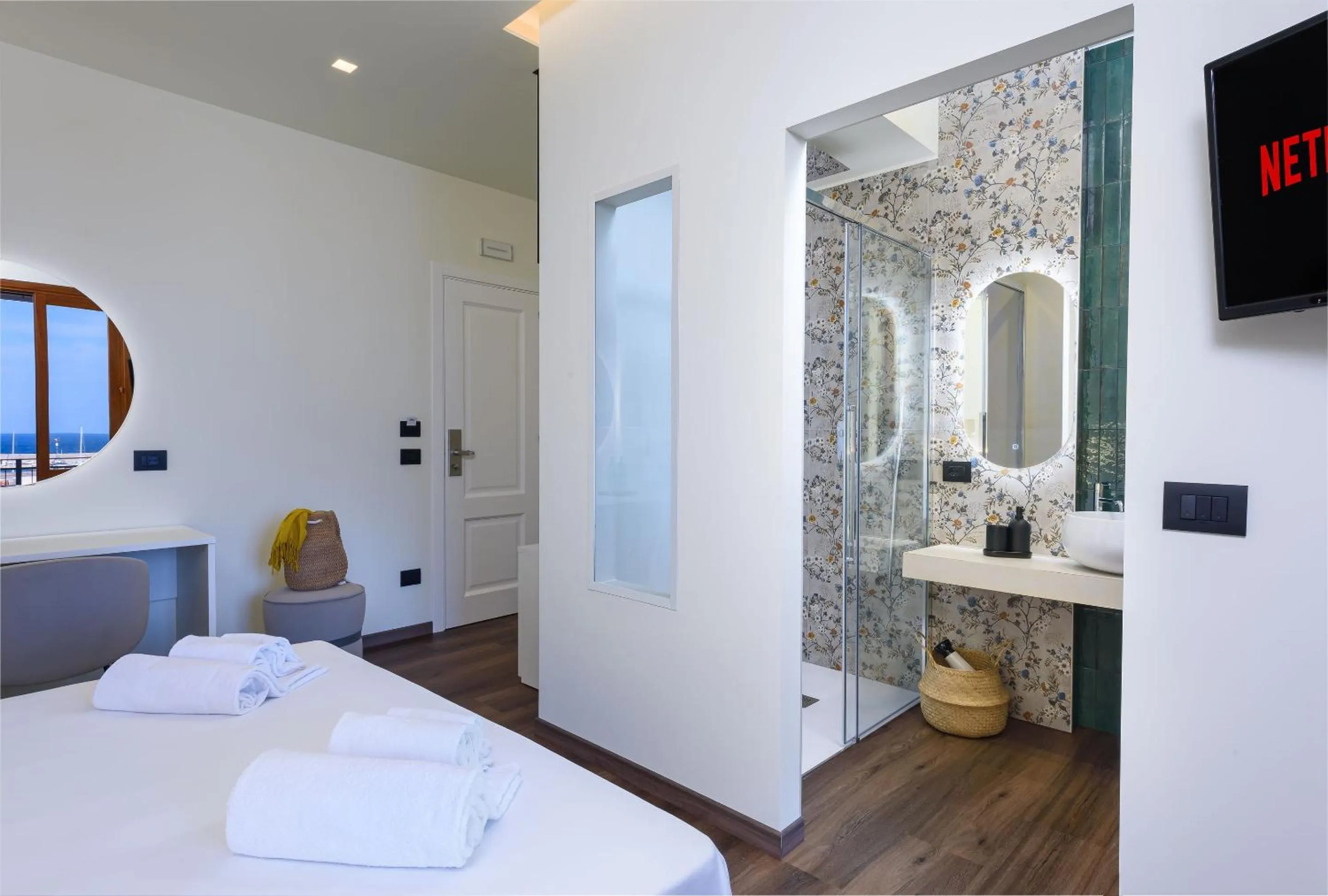 Bathroom, Bed in Albergo Auralba