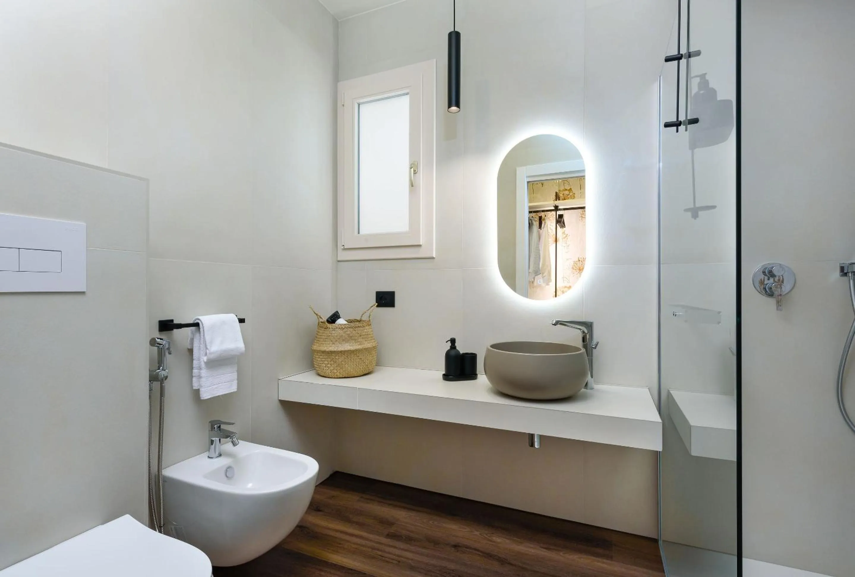 Toilet in Albergo Auralba