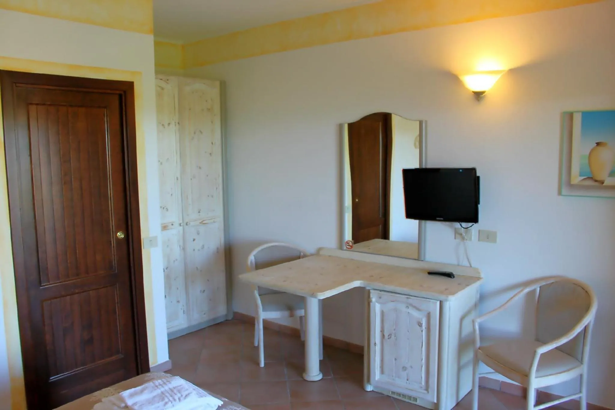 Photo of the whole room in Residence Porto Mannu