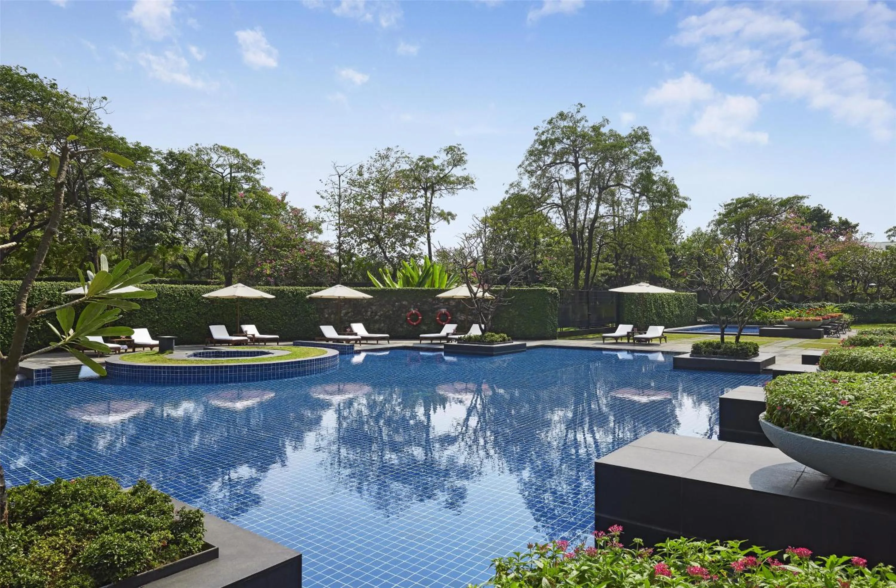 Swimming pool in Grand Hyatt Mumbai Hotel and Residences