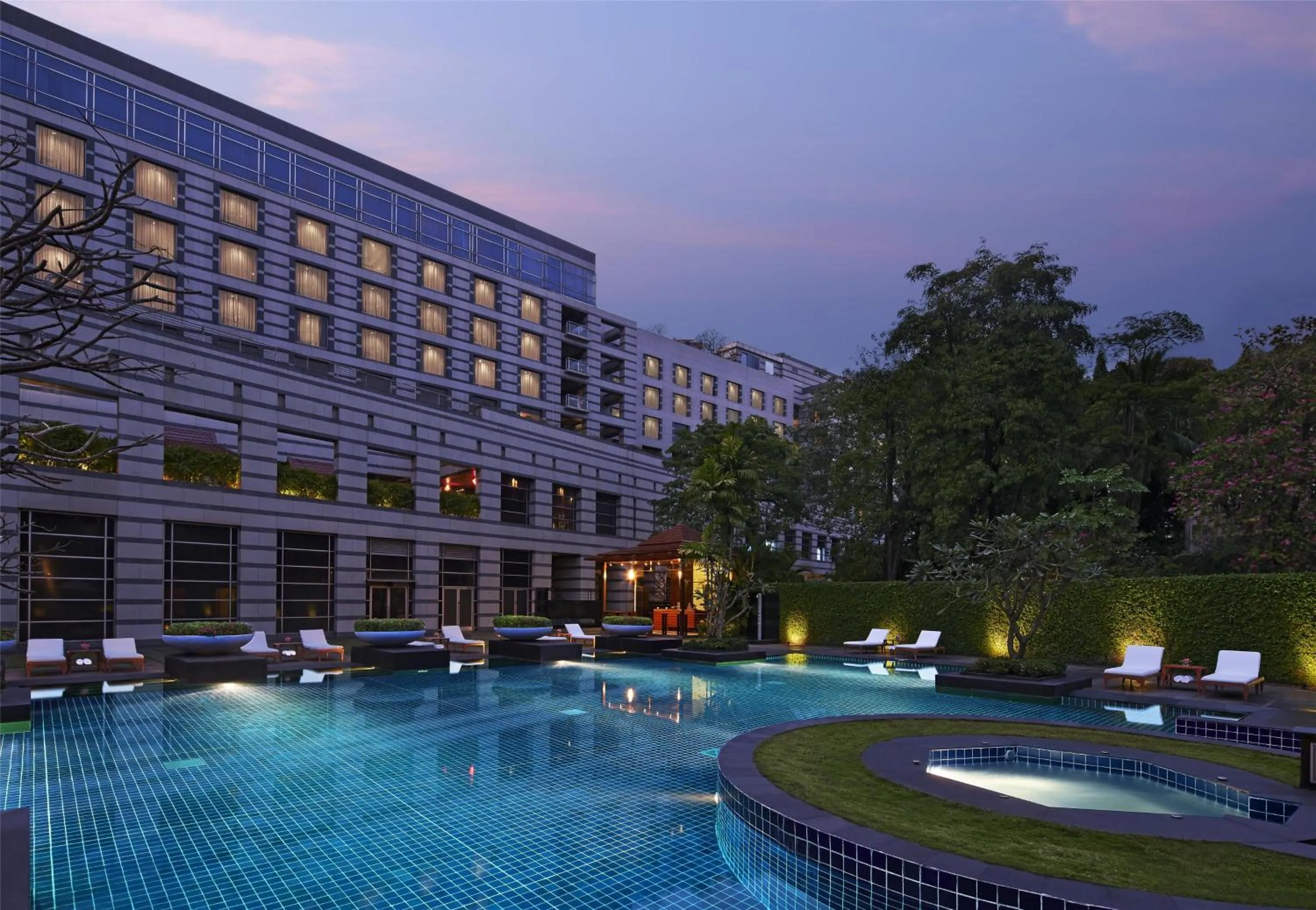 Swimming pool in Grand Hyatt Mumbai Hotel and Residences