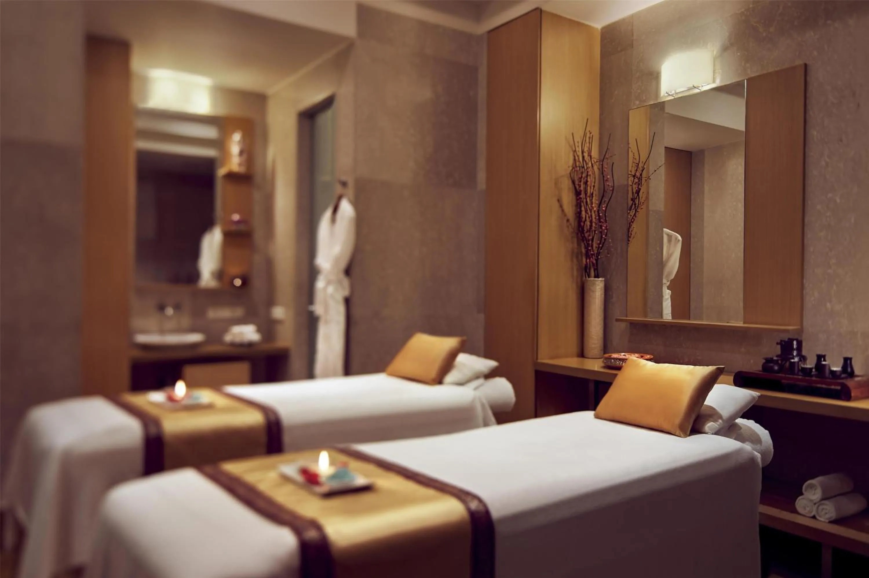 Spa and wellness centre/facilities, Bed in Grand Hyatt Mumbai Hotel and Residences