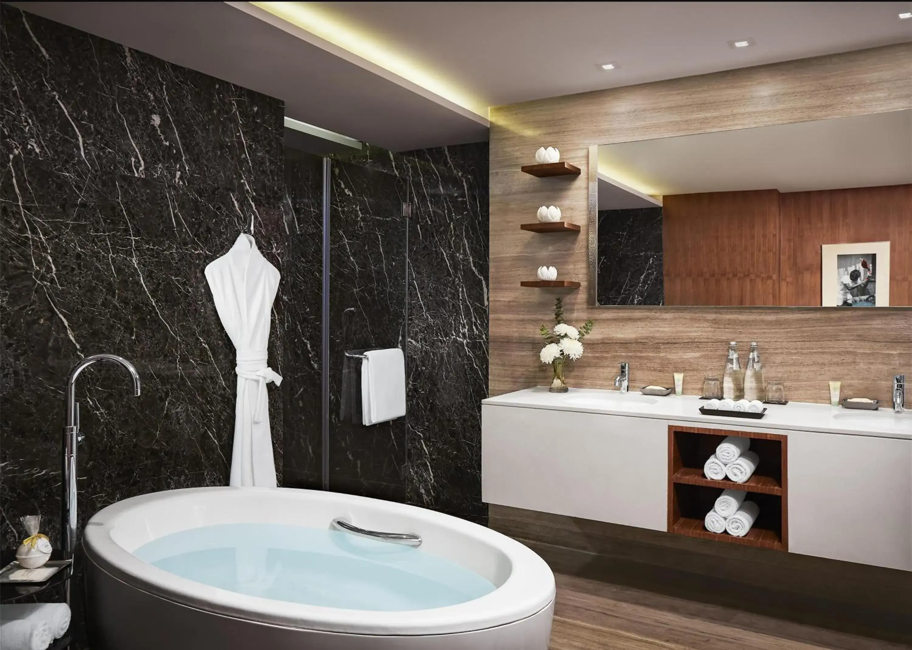 Bathroom in Grand Hyatt Mumbai Hotel and Residences Bathroom in Grand Hyatt Mumbai Hotel and Residences