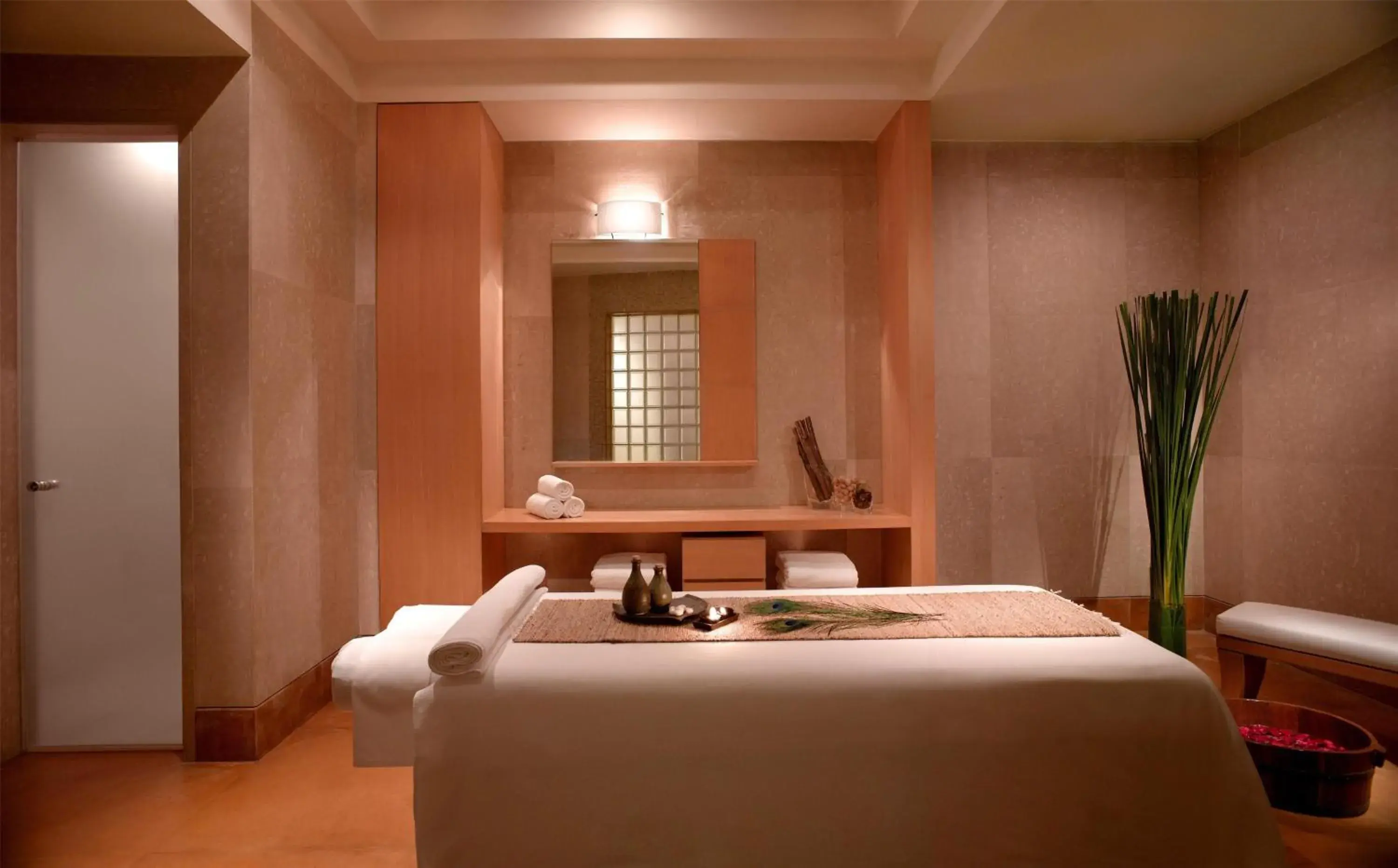 Spa and wellness centre/facilities, Bed in Grand Hyatt Mumbai Hotel and Residences Spa and wellness centre/facilities, Bed in Grand Hyatt Mumbai Hotel and Residences