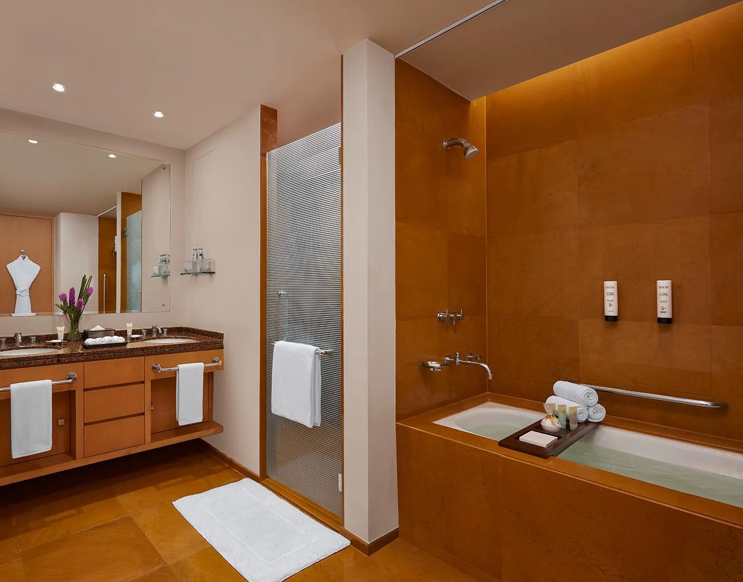 Bathroom in Grand Hyatt Mumbai Hotel and Residences
