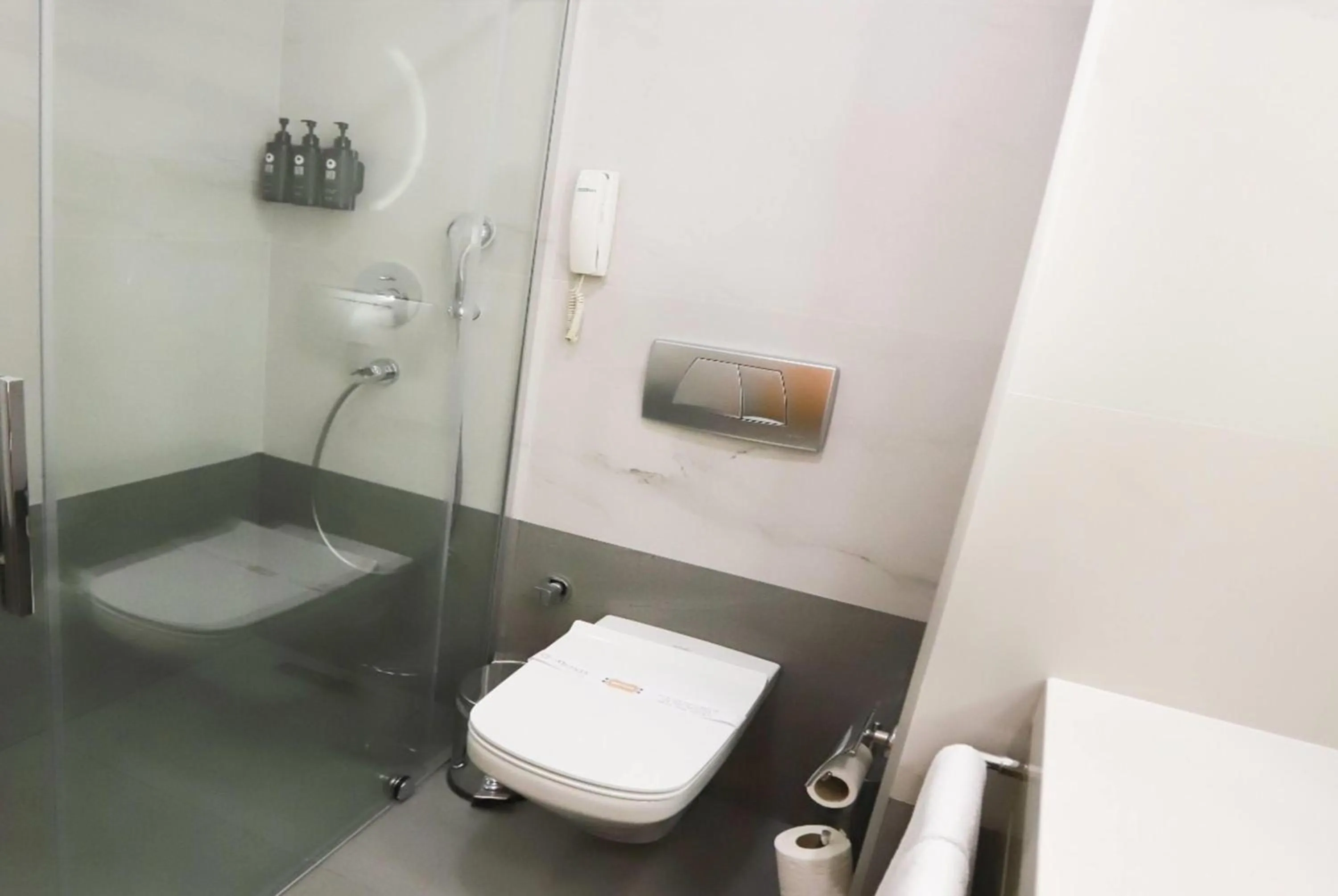 Bathroom in La Quinta by Wyndham Giresun