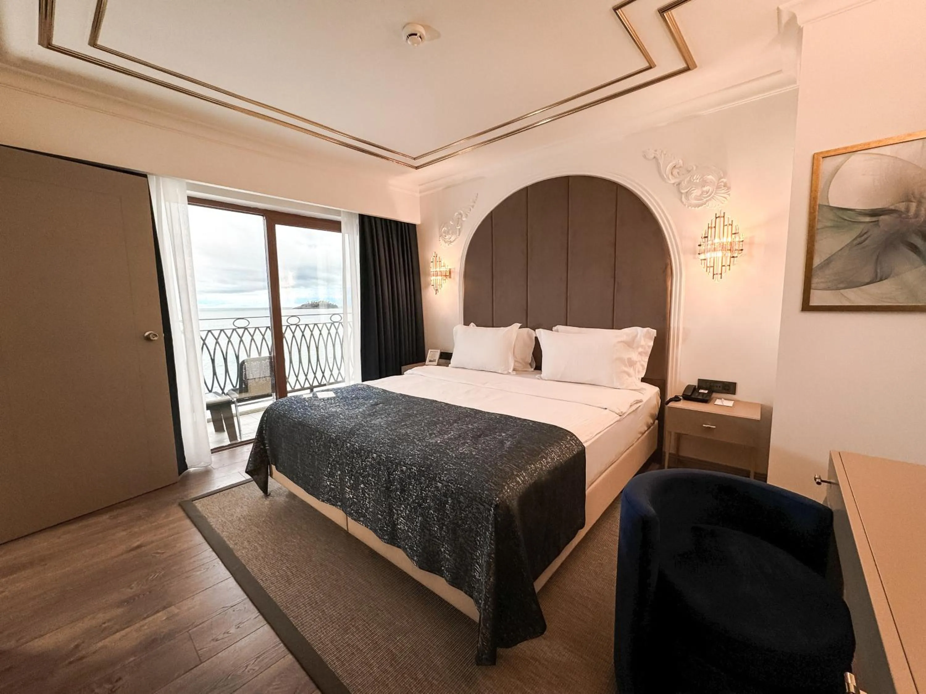 View (from property/room), Bed in La Quinta by Wyndham Giresun