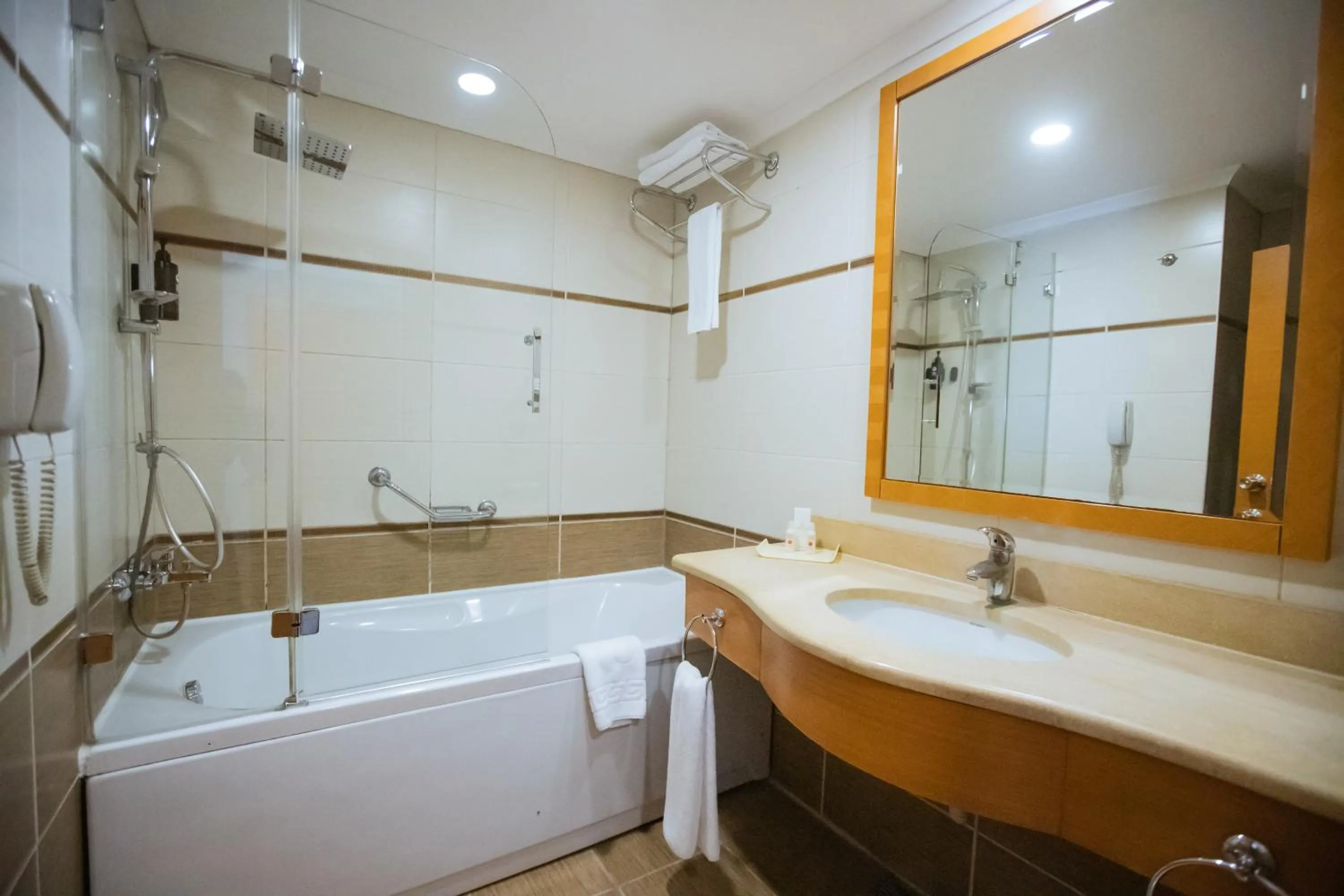 Bathroom in La Quinta by Wyndham Giresun