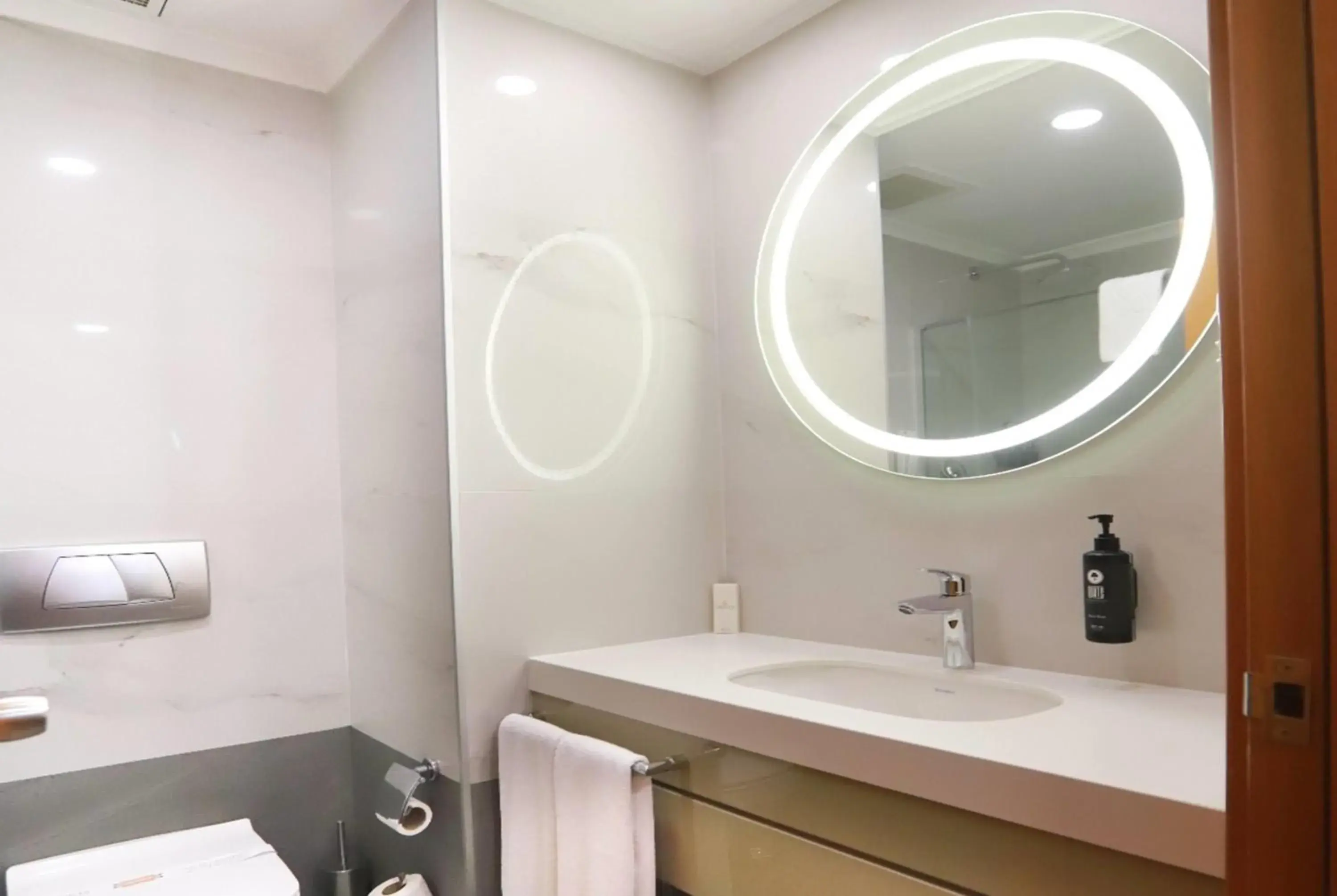 Bathroom in La Quinta by Wyndham Giresun Bathroom in La Quinta by Wyndham Giresun