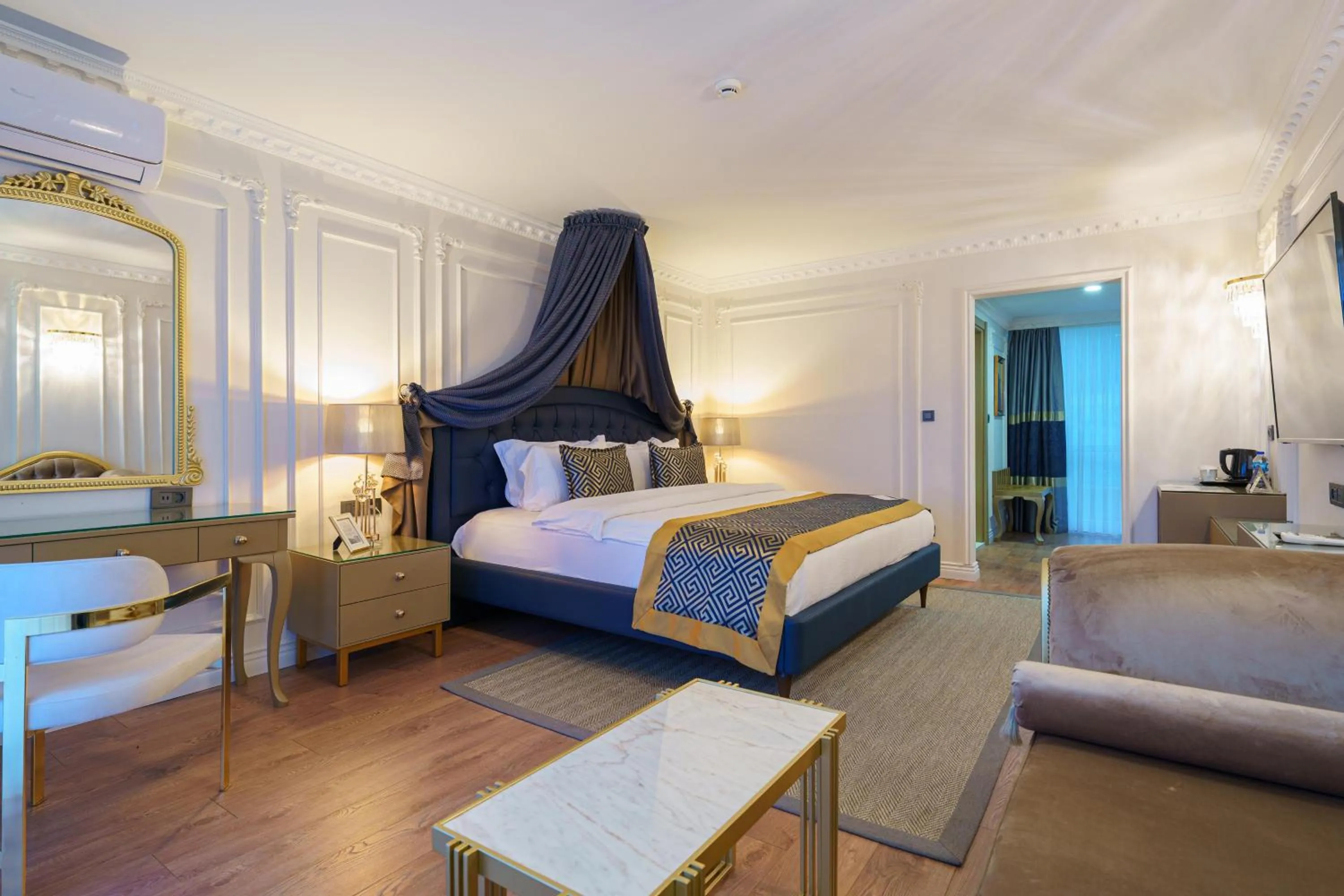 Photo of the whole room, Bed in La Quinta by Wyndham Giresun