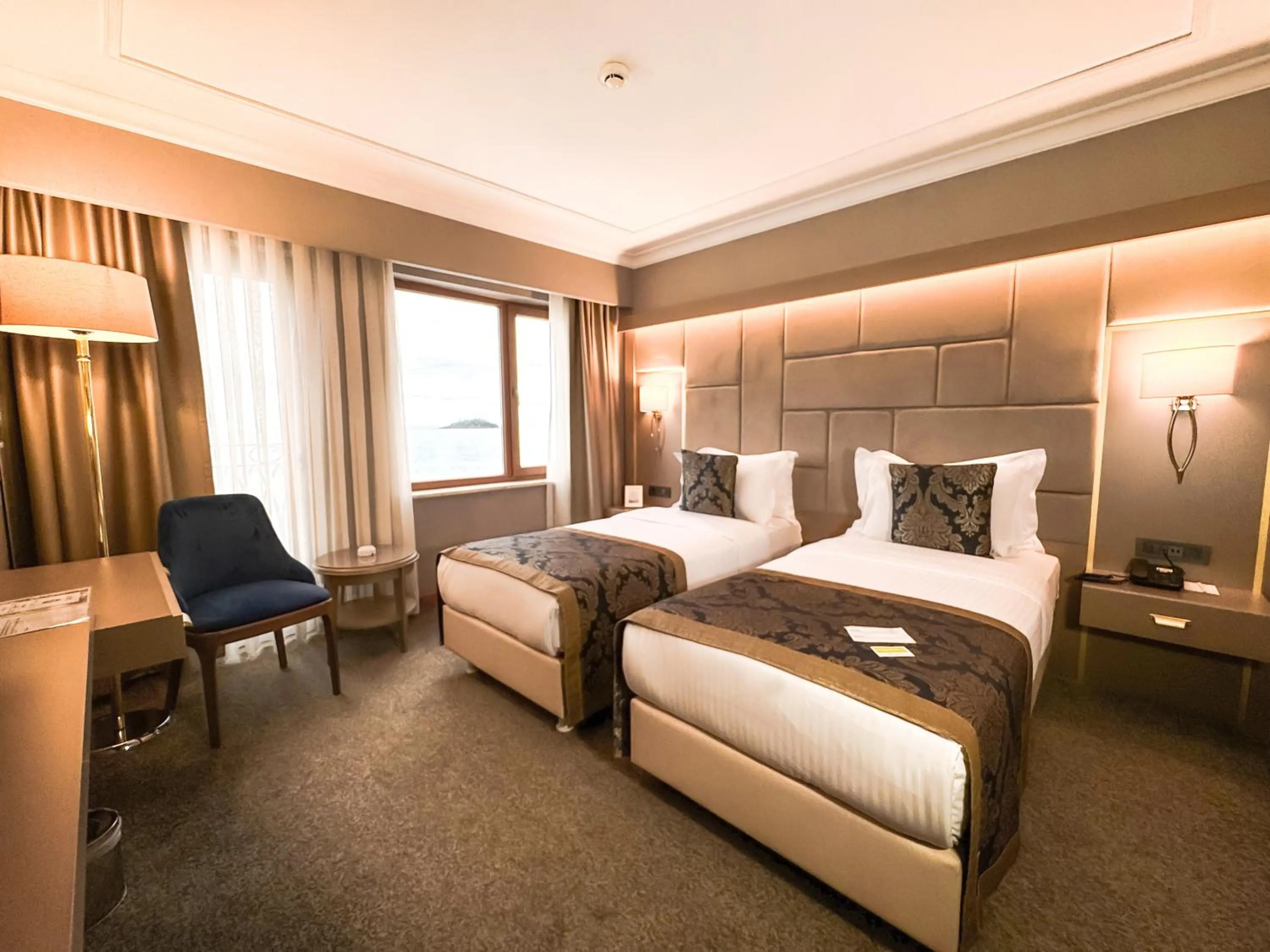 View (from property/room), Bed in La Quinta by Wyndham Giresun