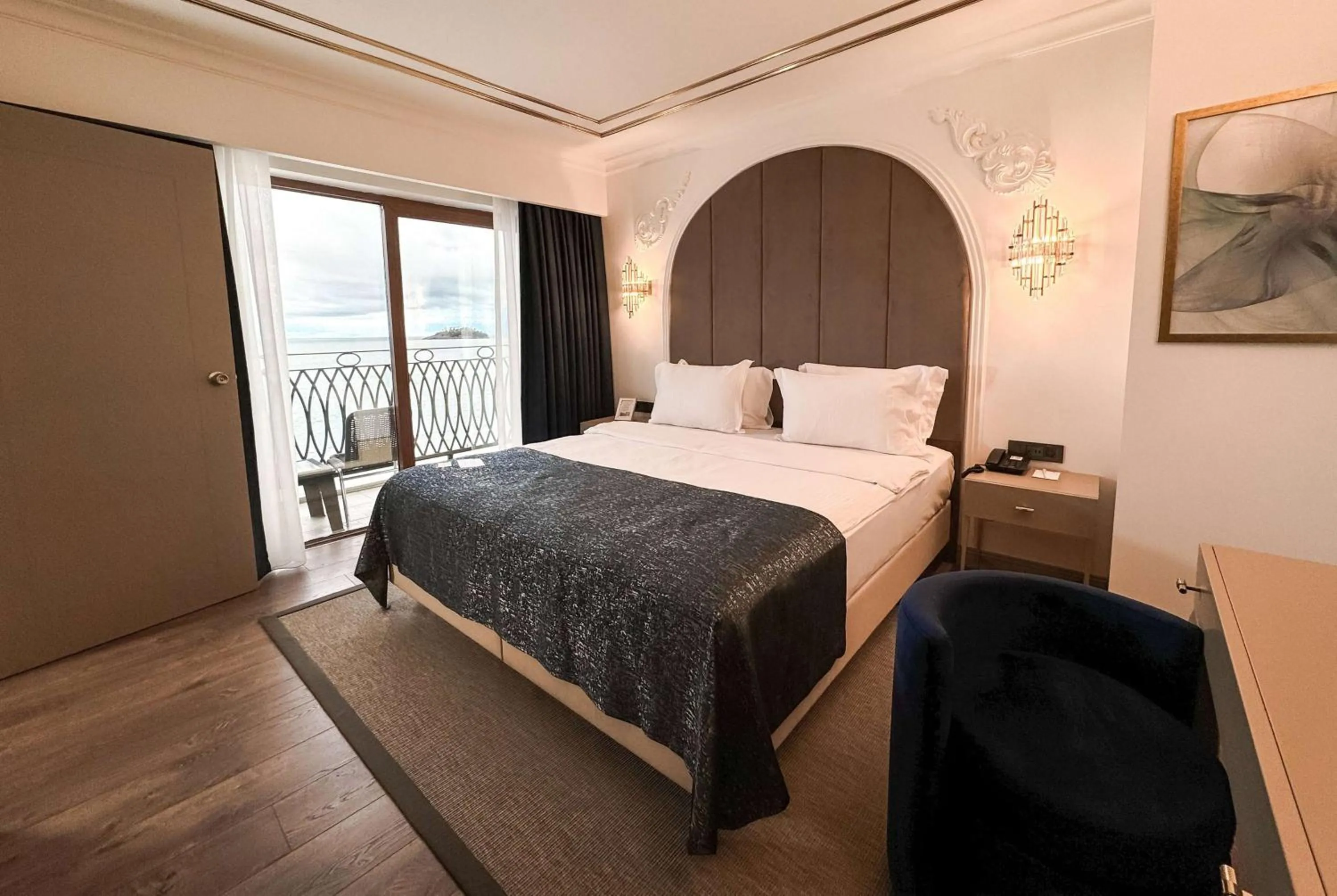 Photo of the whole room, Bed in La Quinta by Wyndham Giresun