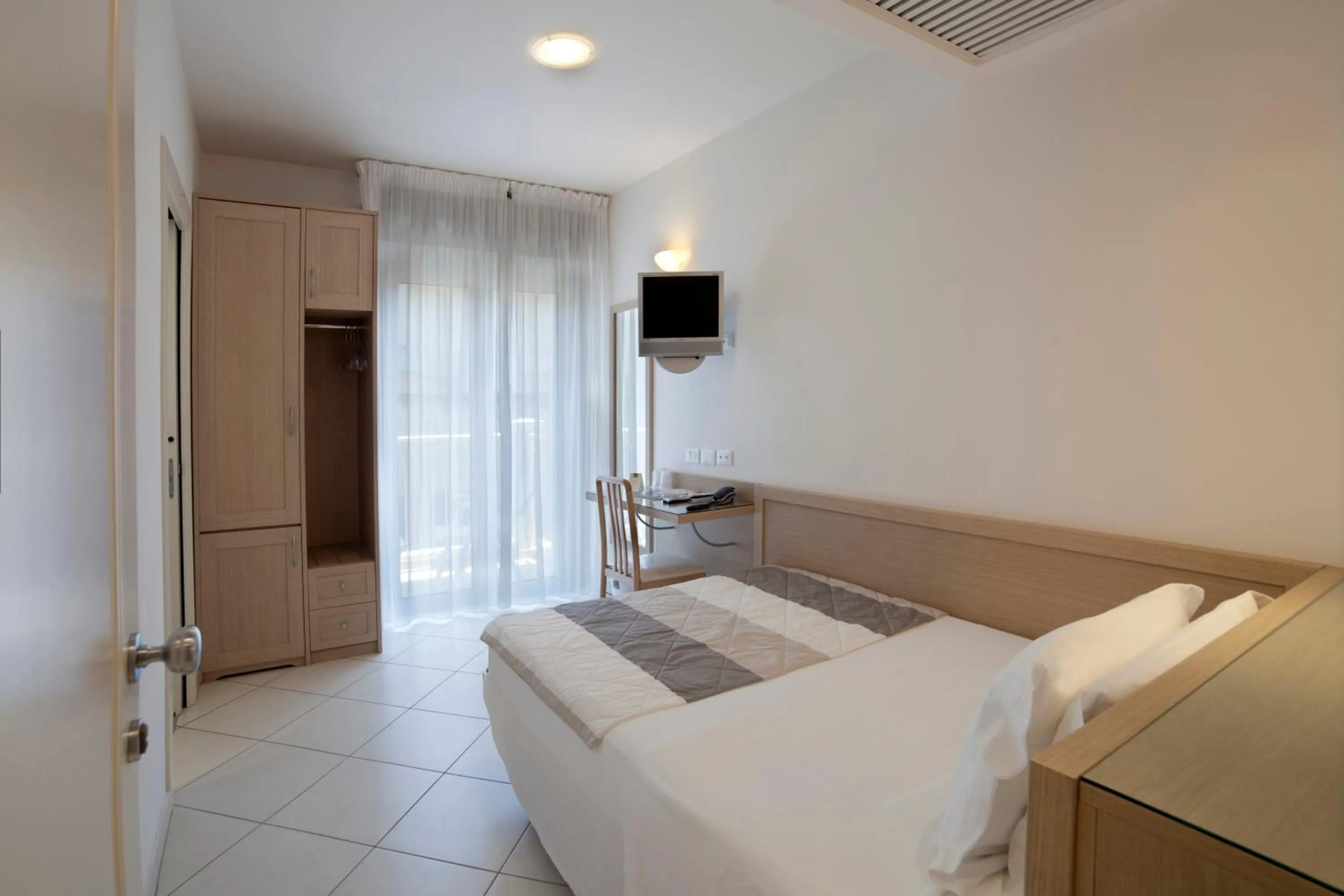 Photo of the whole room, Bed in Hotel Gala