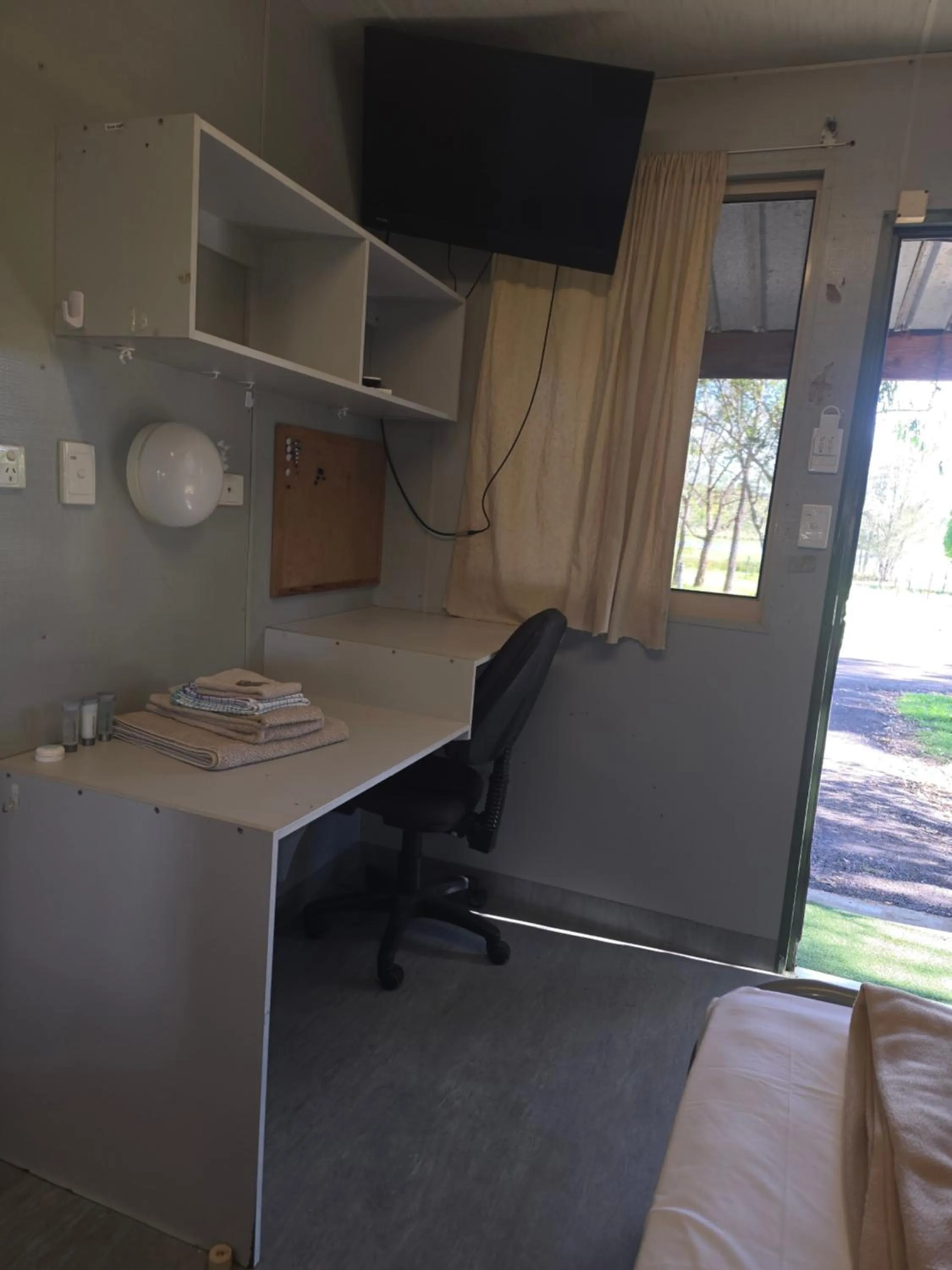 Narangba Motel (formerly Brisbane North B&B and Winery)