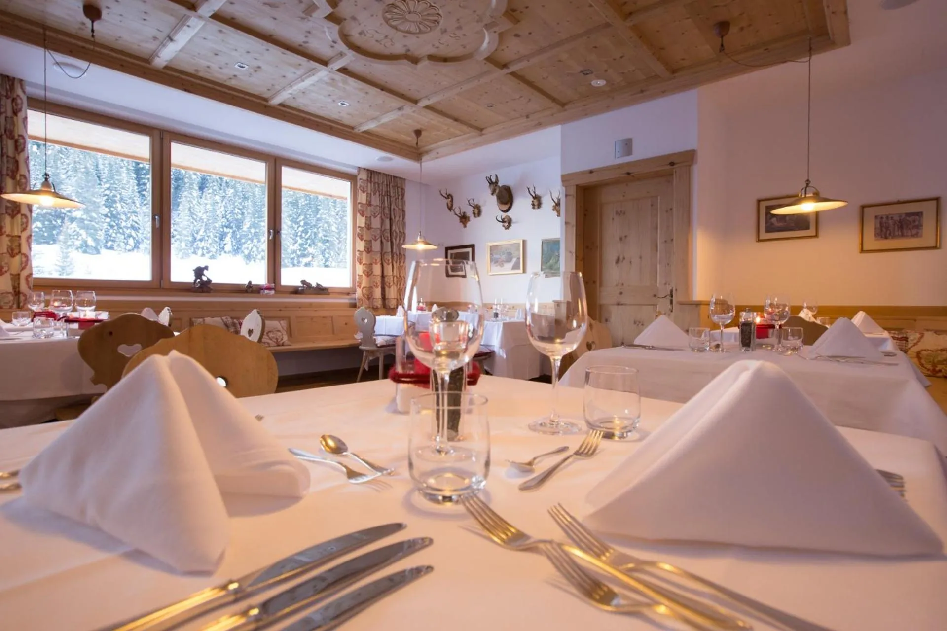 Restaurant/places to eat in Sporthotel Floralpina