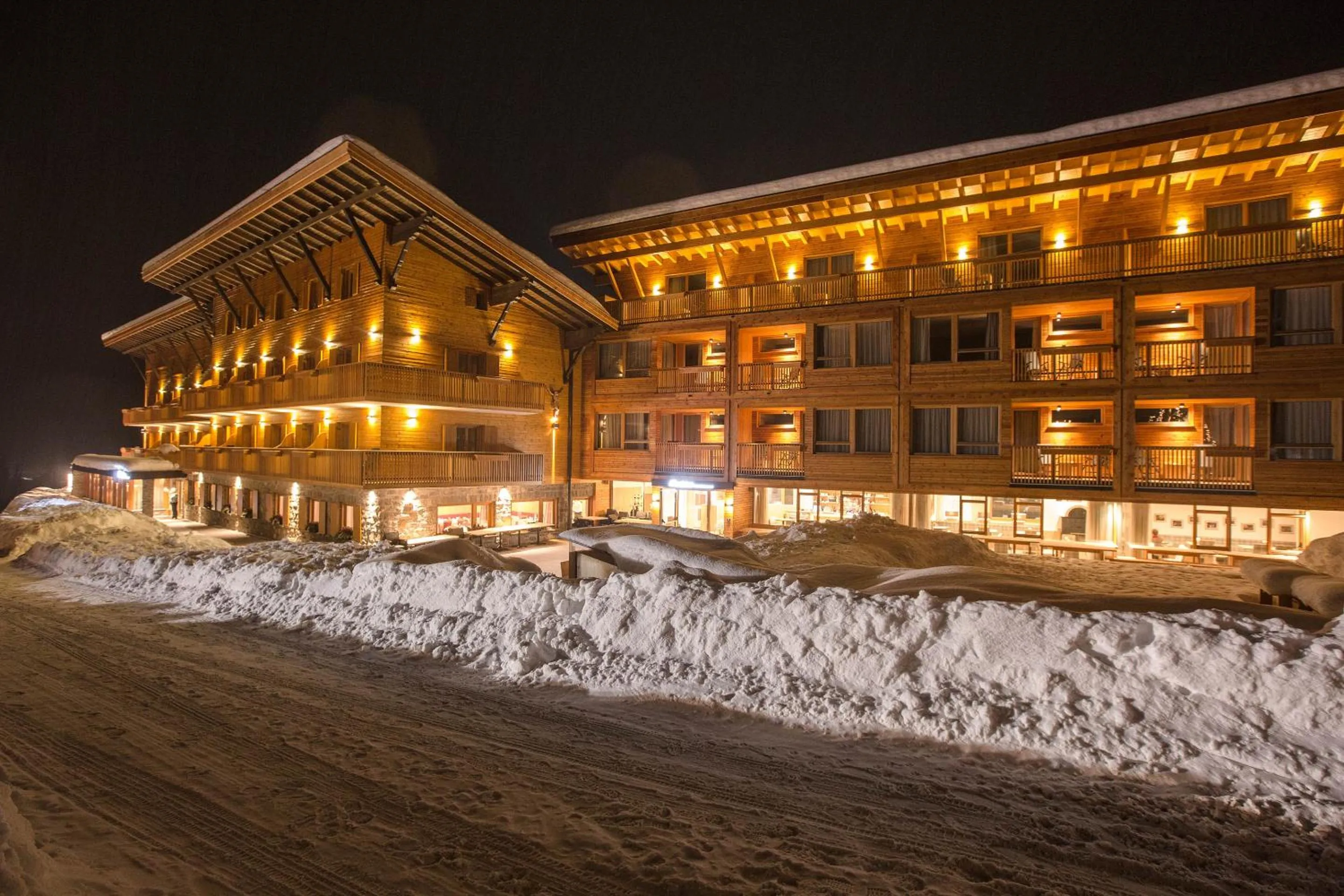 Facade/entrance in Sporthotel Floralpina