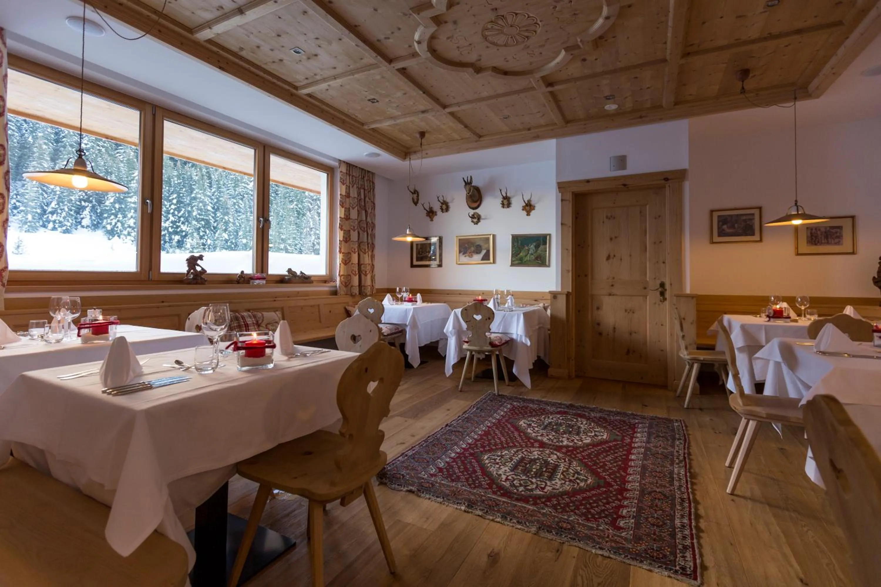 Restaurant/places to eat in Sporthotel Floralpina