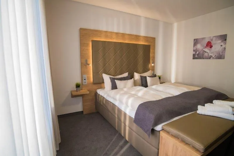 Bed in Hagen`s Hotel "eat & meet" Restaurant Bar Lounge