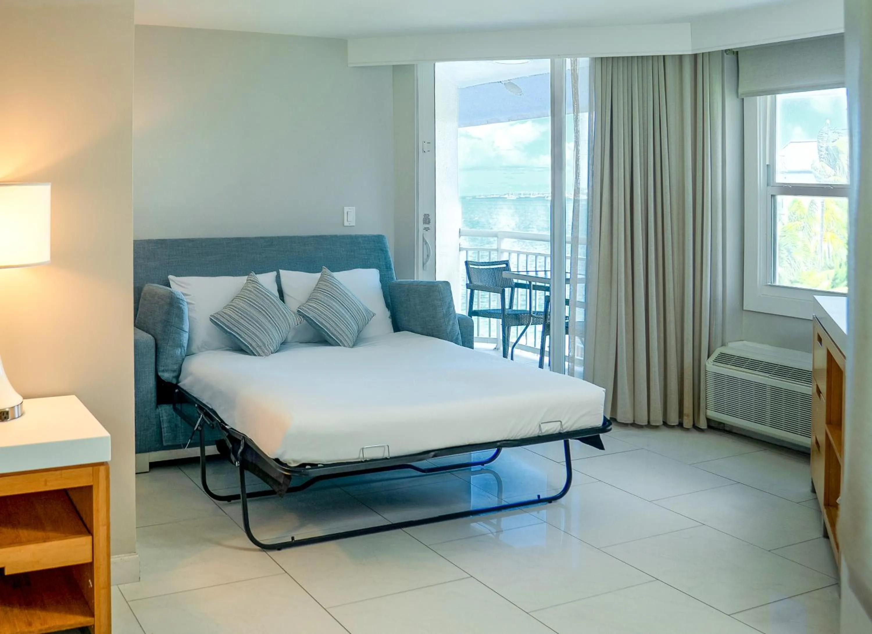 Bedroom, Bed in Hyatt Centric Key West Resort & Spa