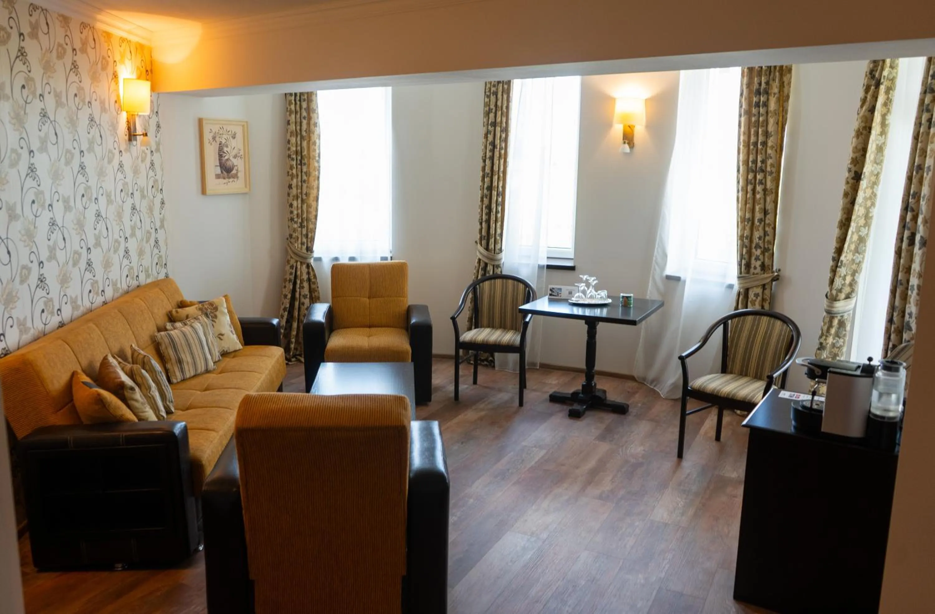 Best Western Plus Lido Hotel