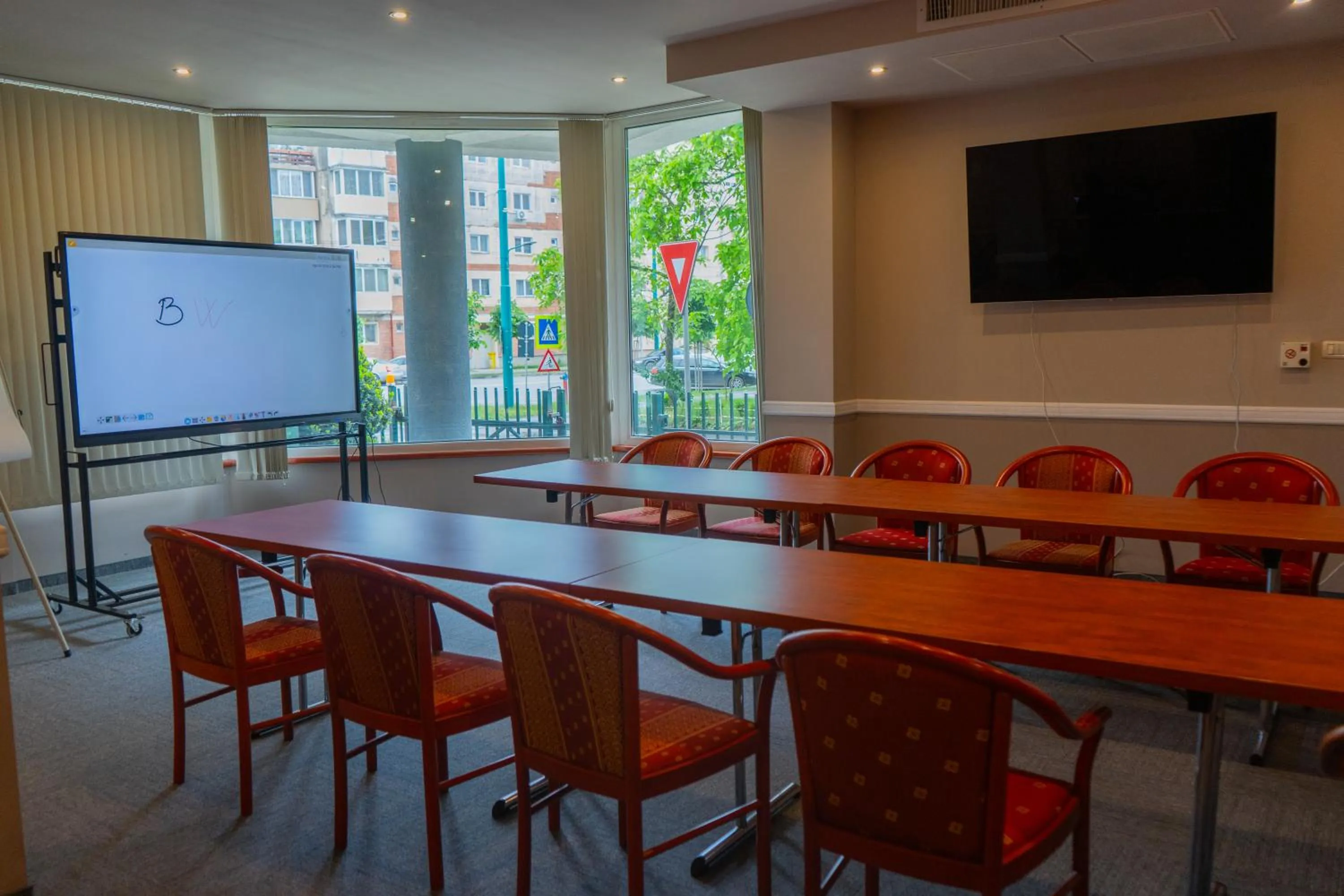 Best Western Plus Lido Hotel