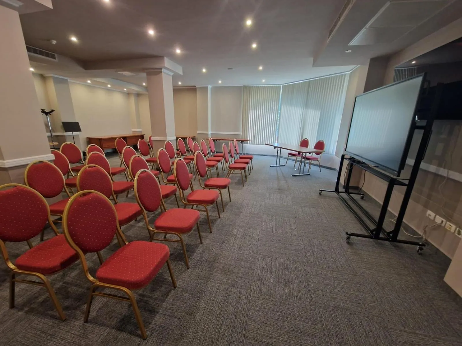 Best Western Plus Lido Hotel