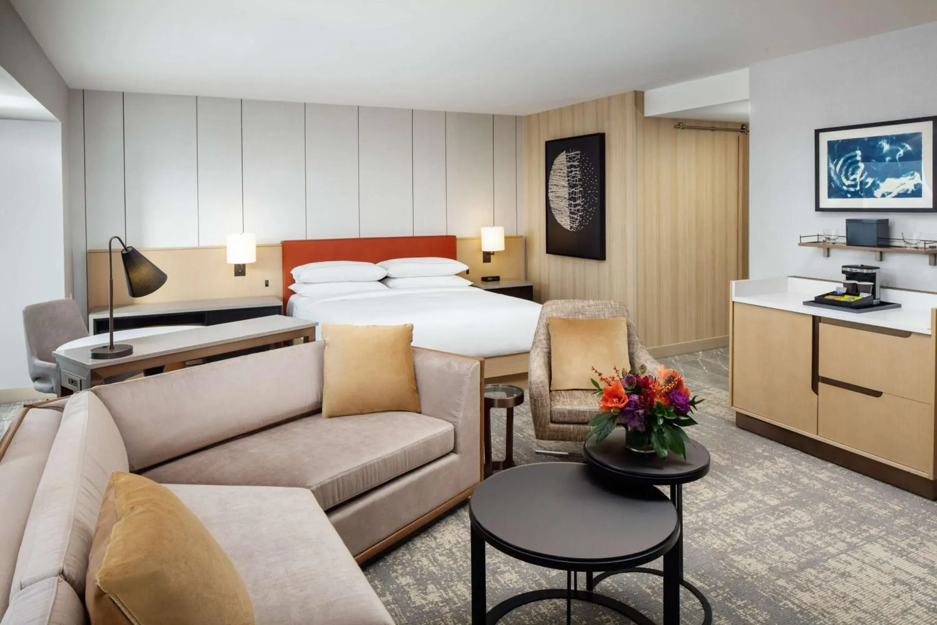 Living room, Bed in Hilton Columbus Downtown Living room, Bed in Hilton Columbus Downtown