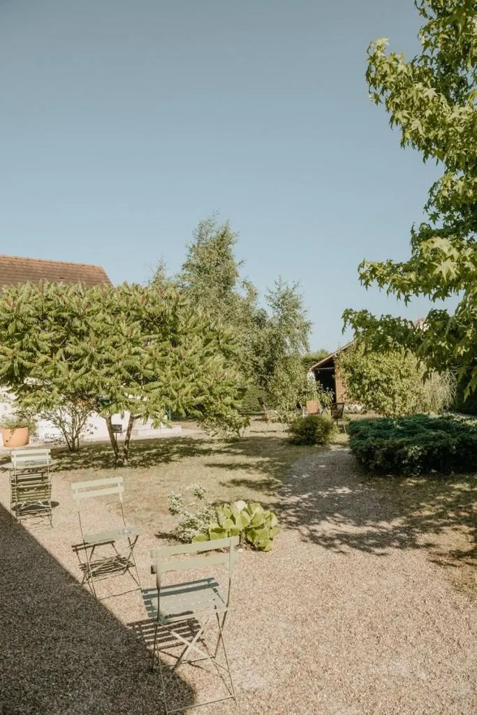 Garden in Logis Hôtel du Château
