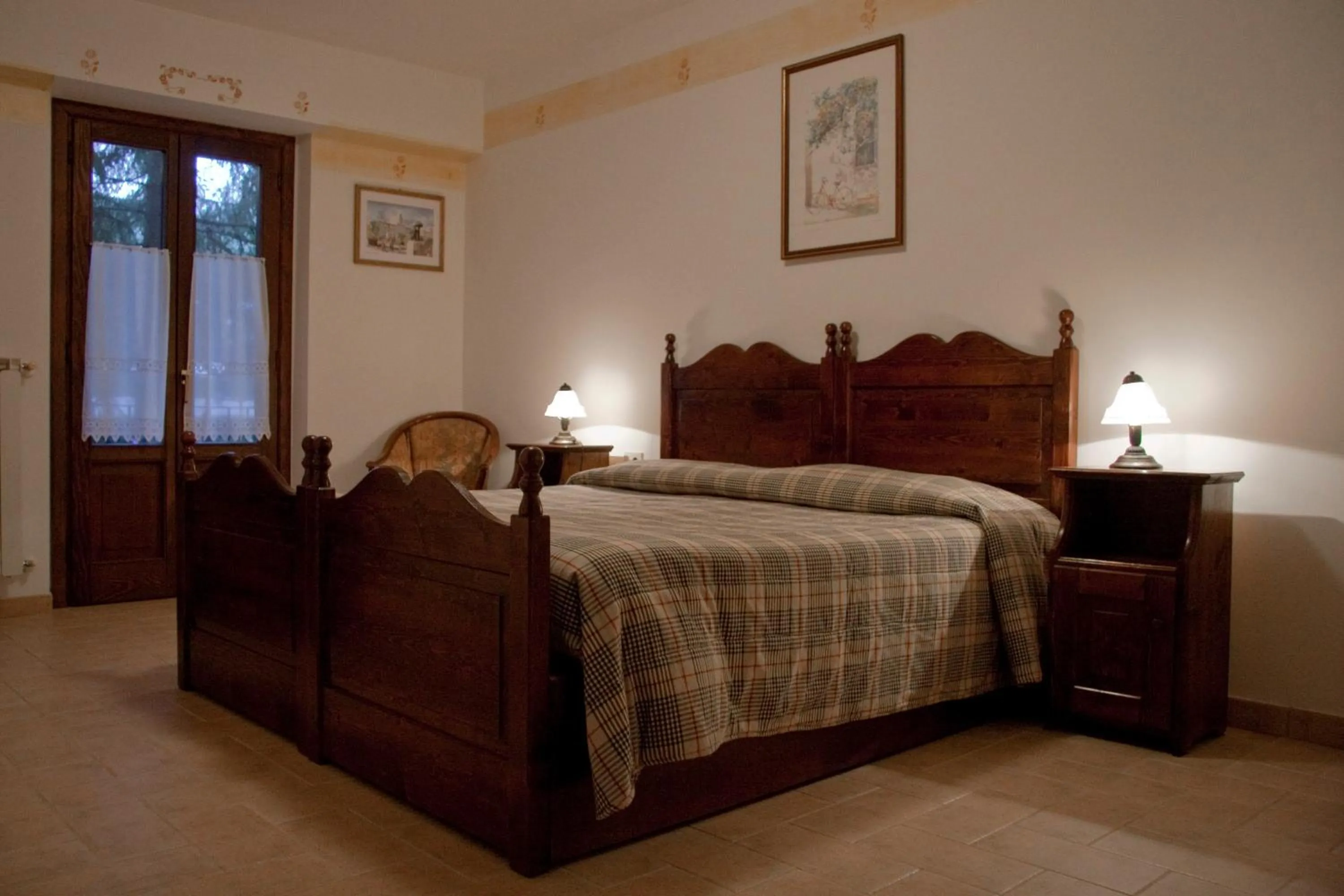 Photo of the whole room, Bed in LH Albergo il Paradiso