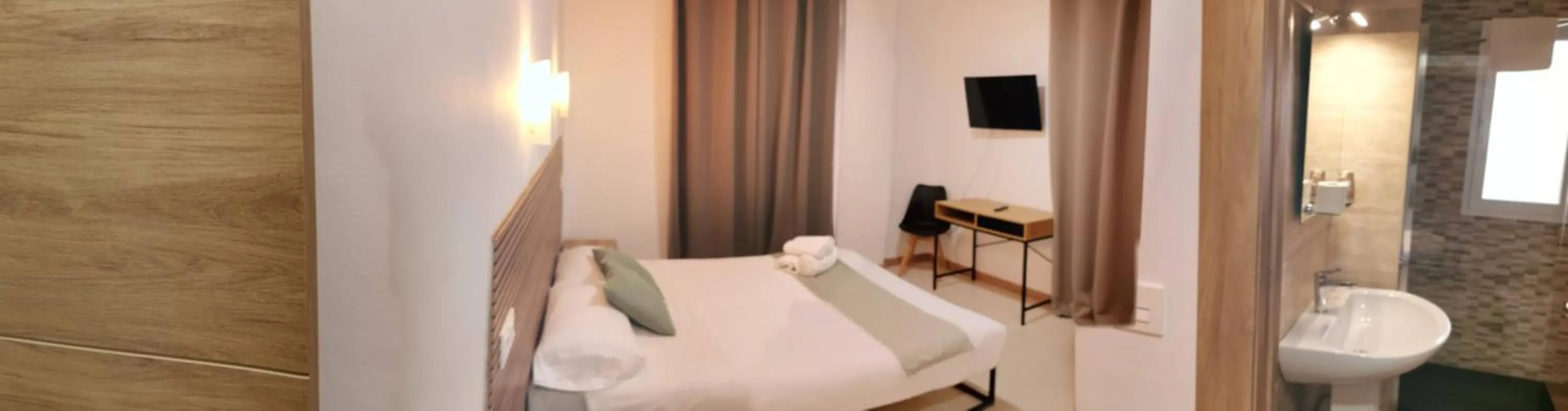 Photo of the whole room in Hotel Costa Andaluza