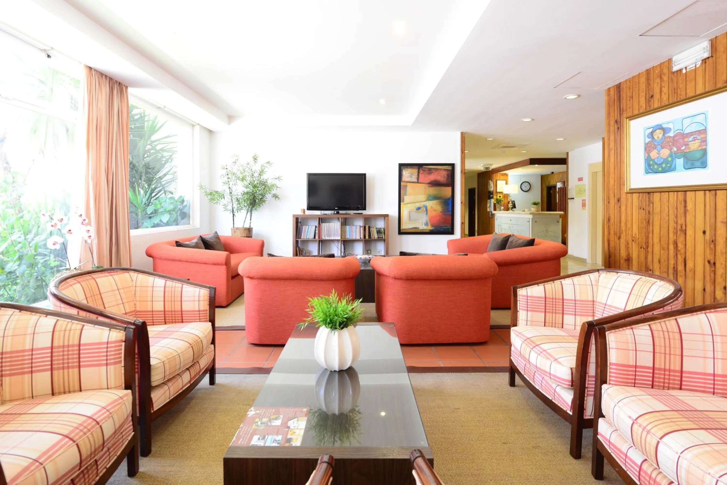 Communal lounge/ TV room in Hotel Dom Nuno