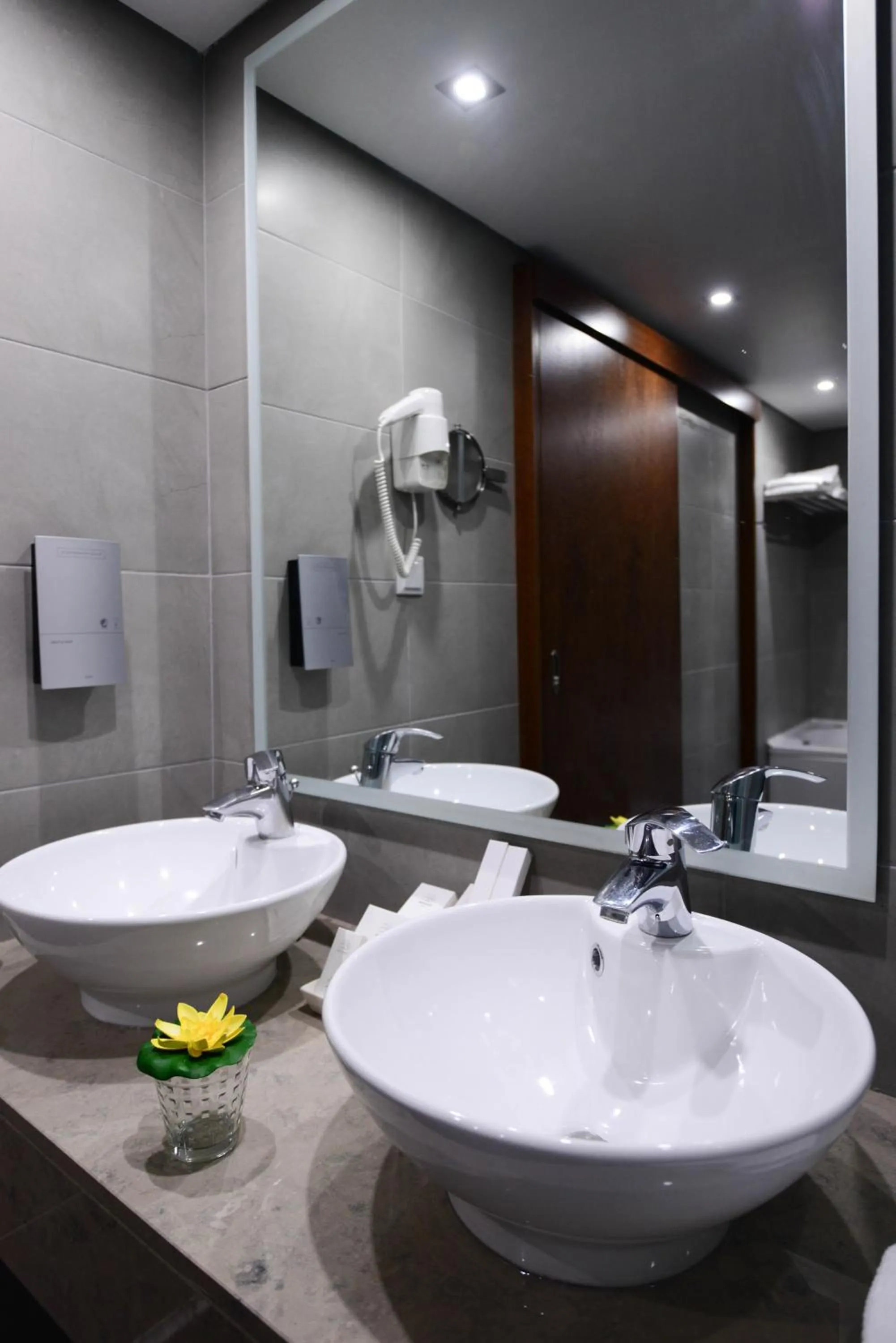 Bathroom in Hotel Dom Nuno